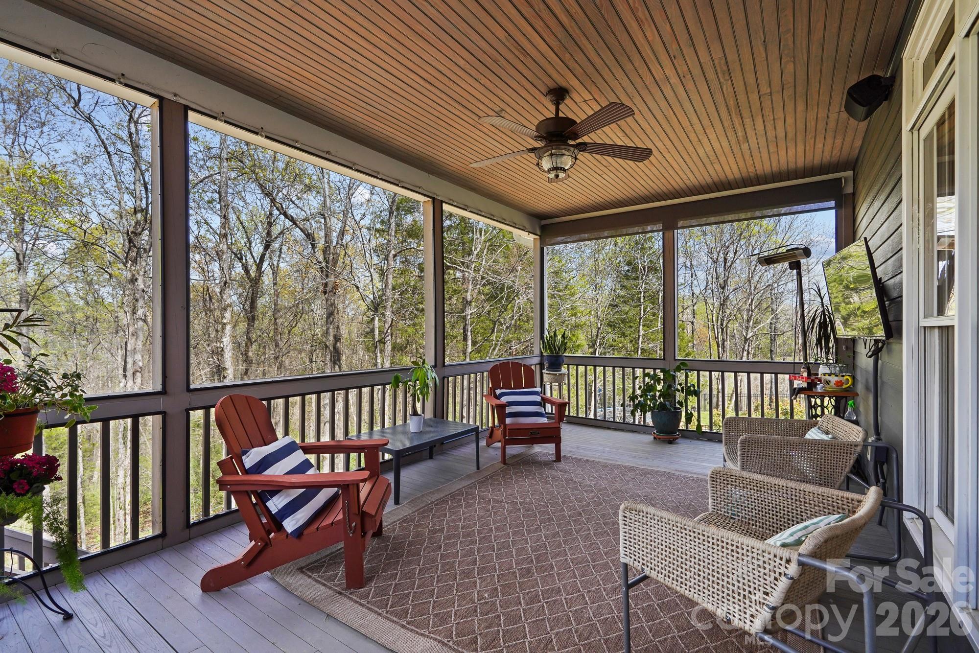 10238 Edgecliff Road — Huntersville