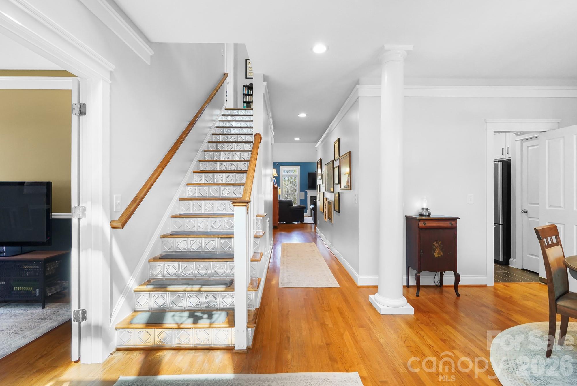 10238 Edgecliff Road — Huntersville