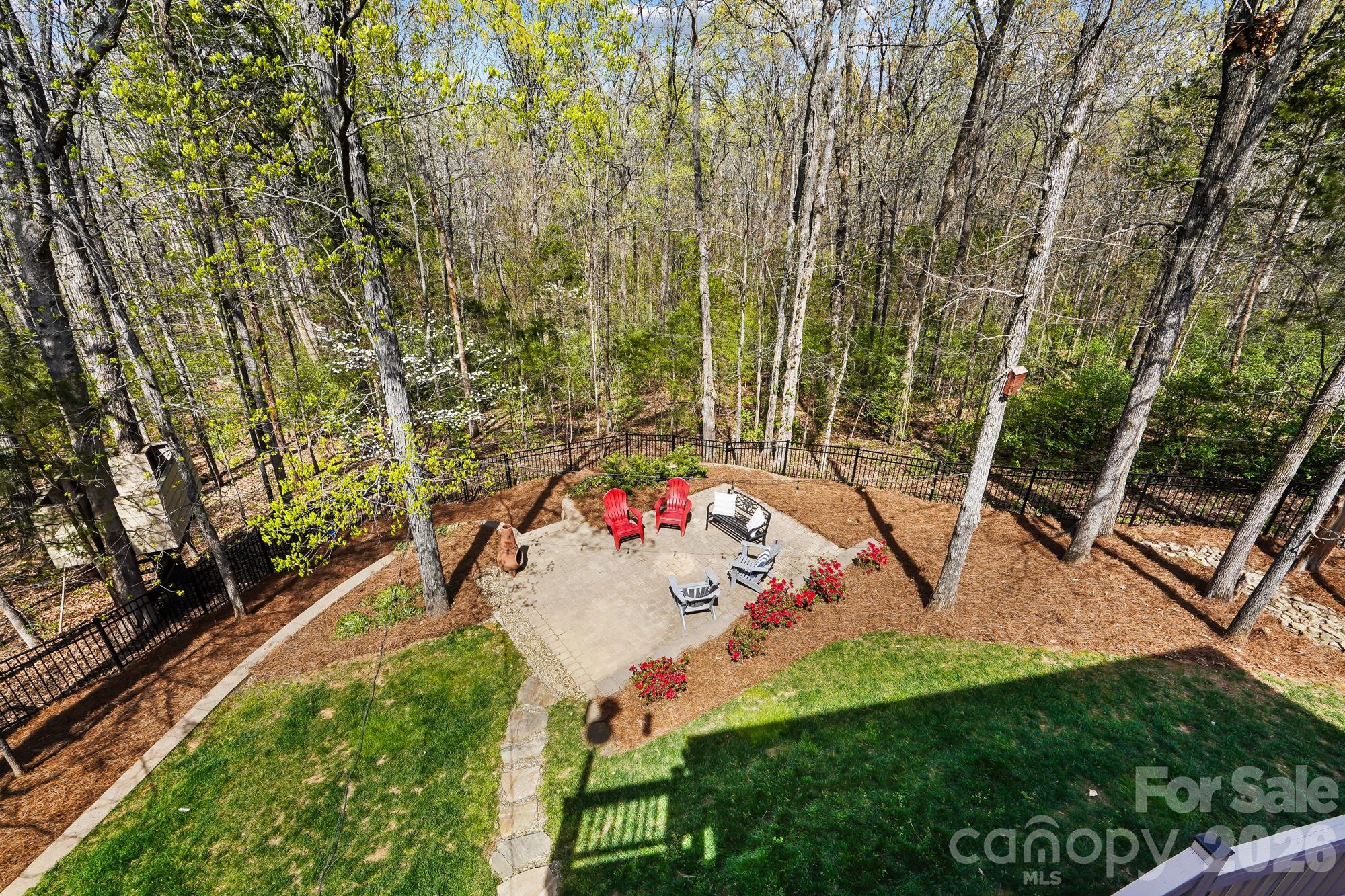 10238 Edgecliff Road — Huntersville
