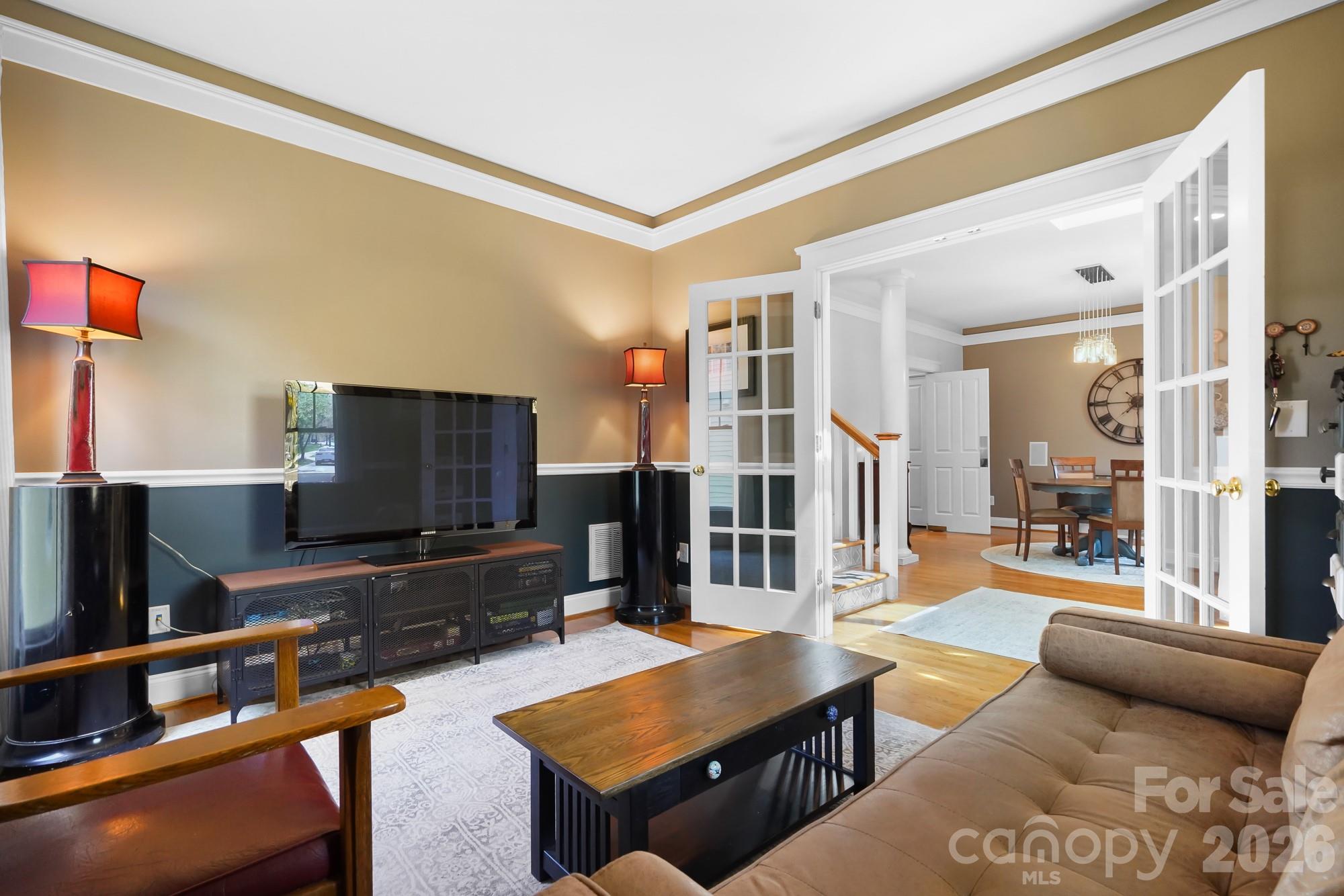 10238 Edgecliff Road — Huntersville
