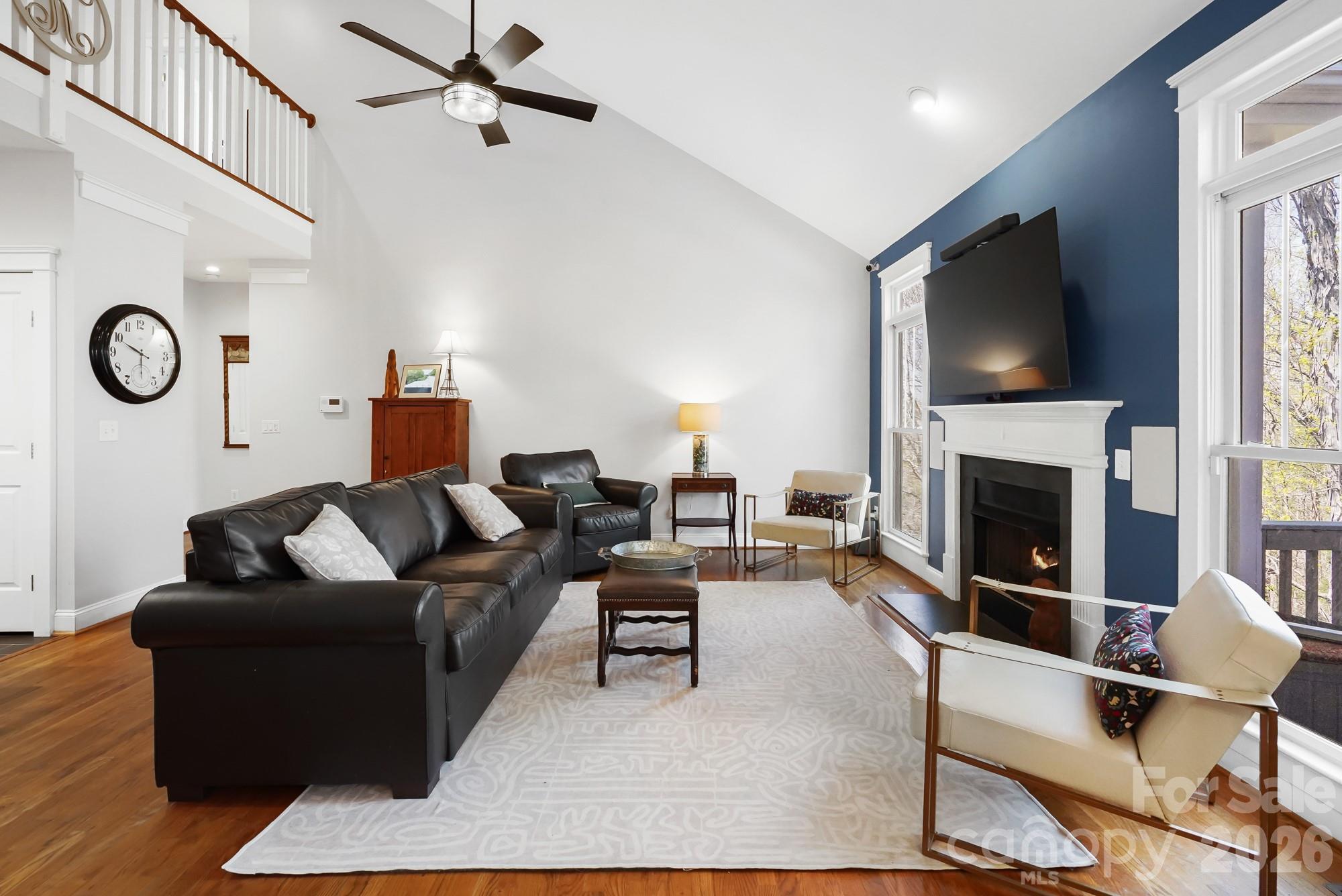 10238 Edgecliff Road — Huntersville