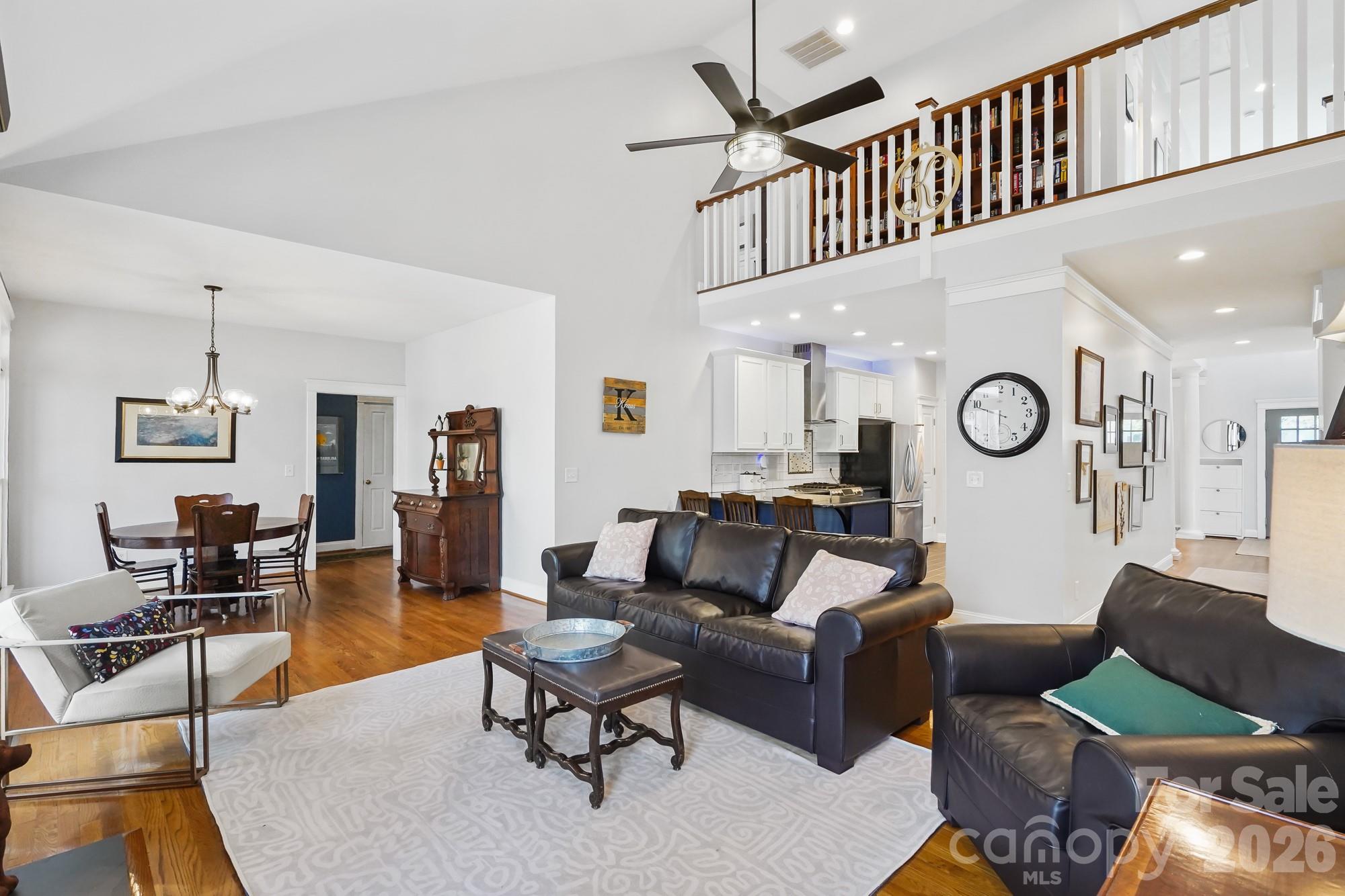 10238 Edgecliff Road — Huntersville