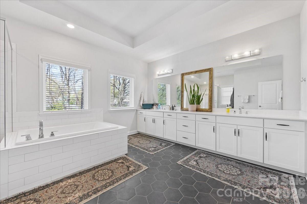 1241 Drummond Avenue — Charlotte