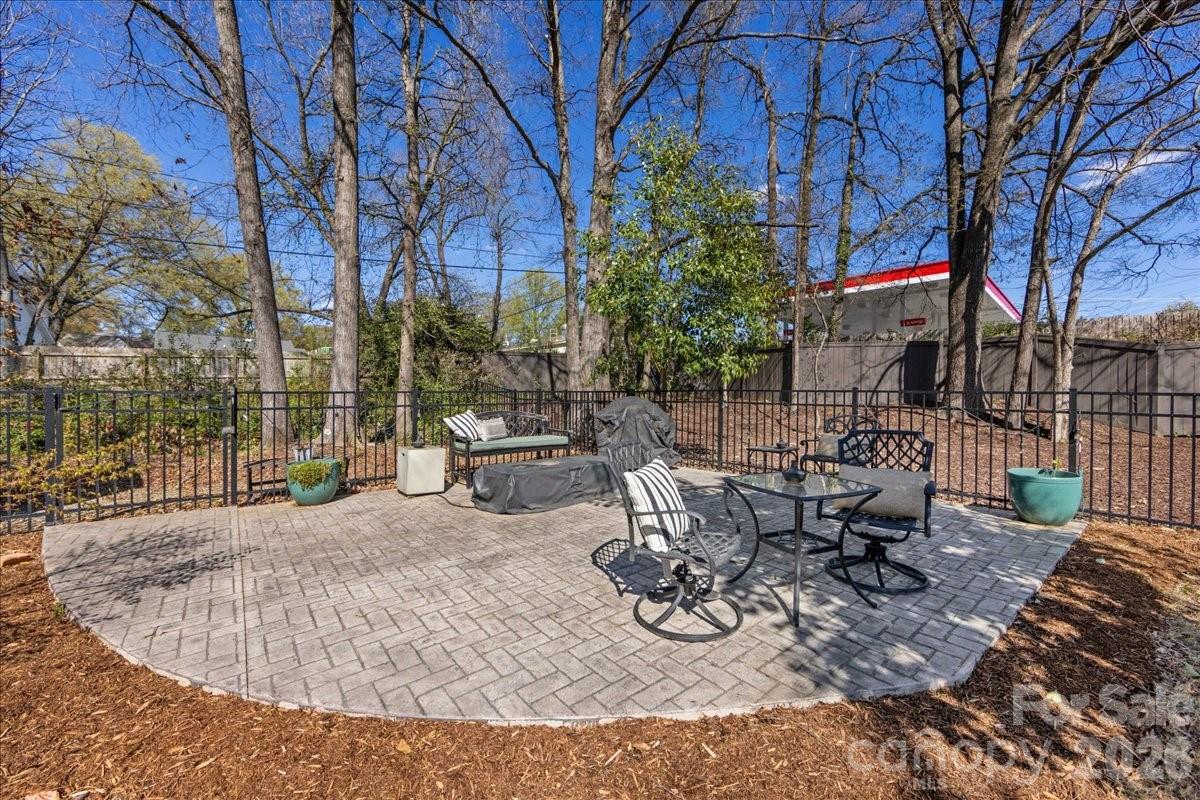 1241 Drummond Avenue — Charlotte