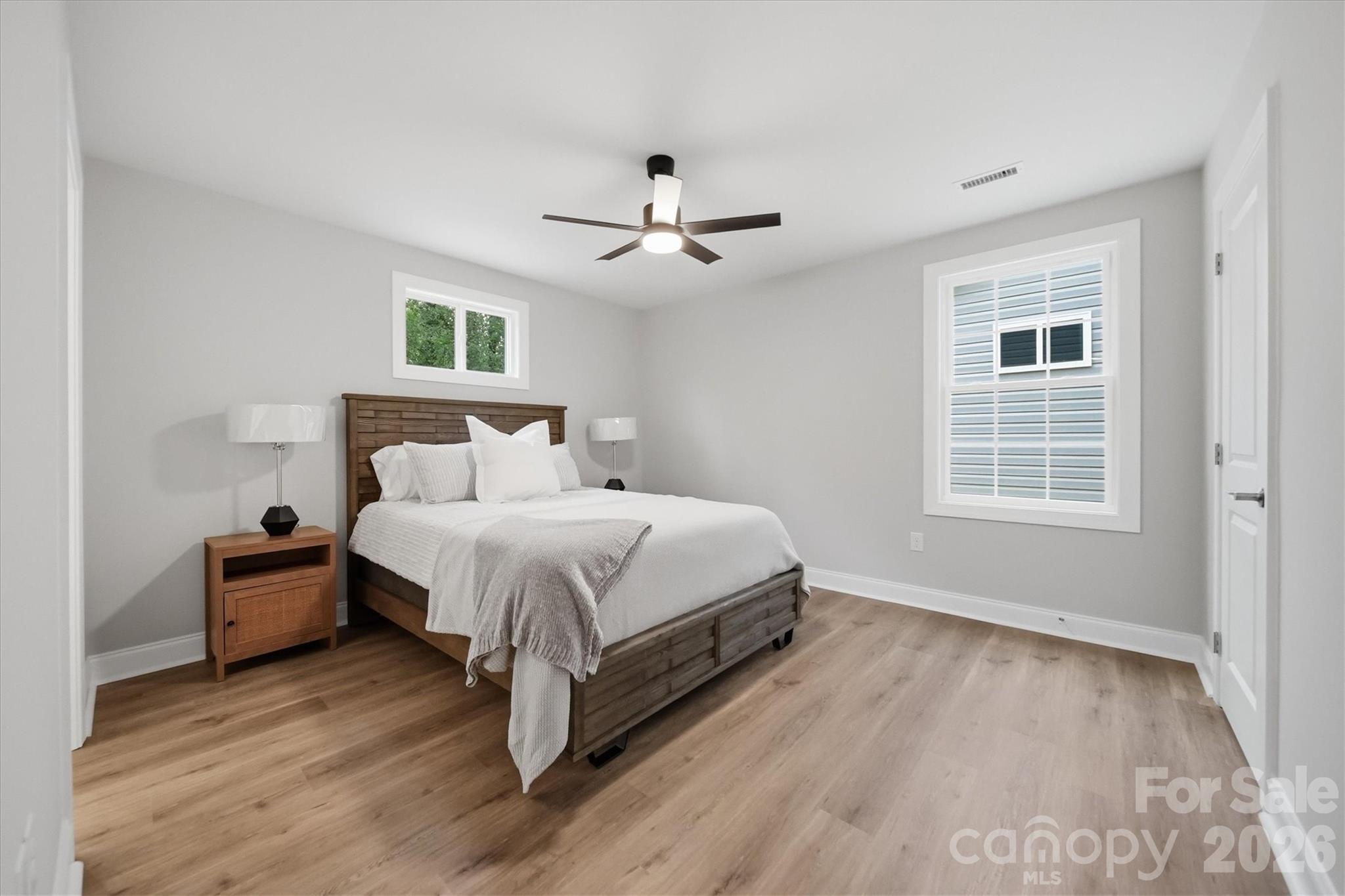 1298 18th Street NE — Hickory