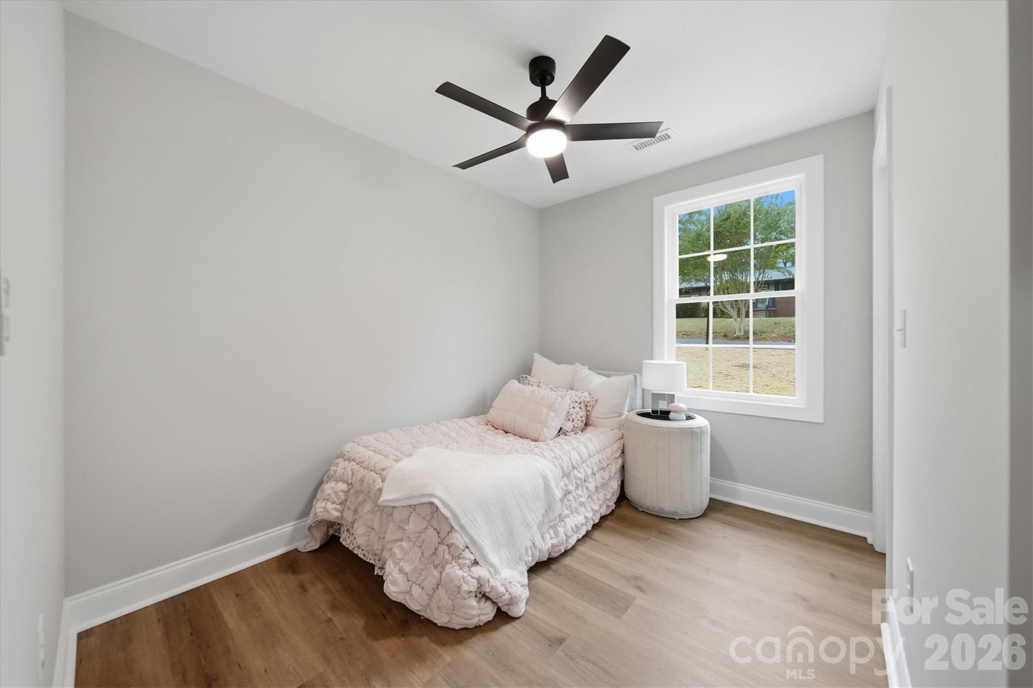 1298 18th Street NE — Hickory