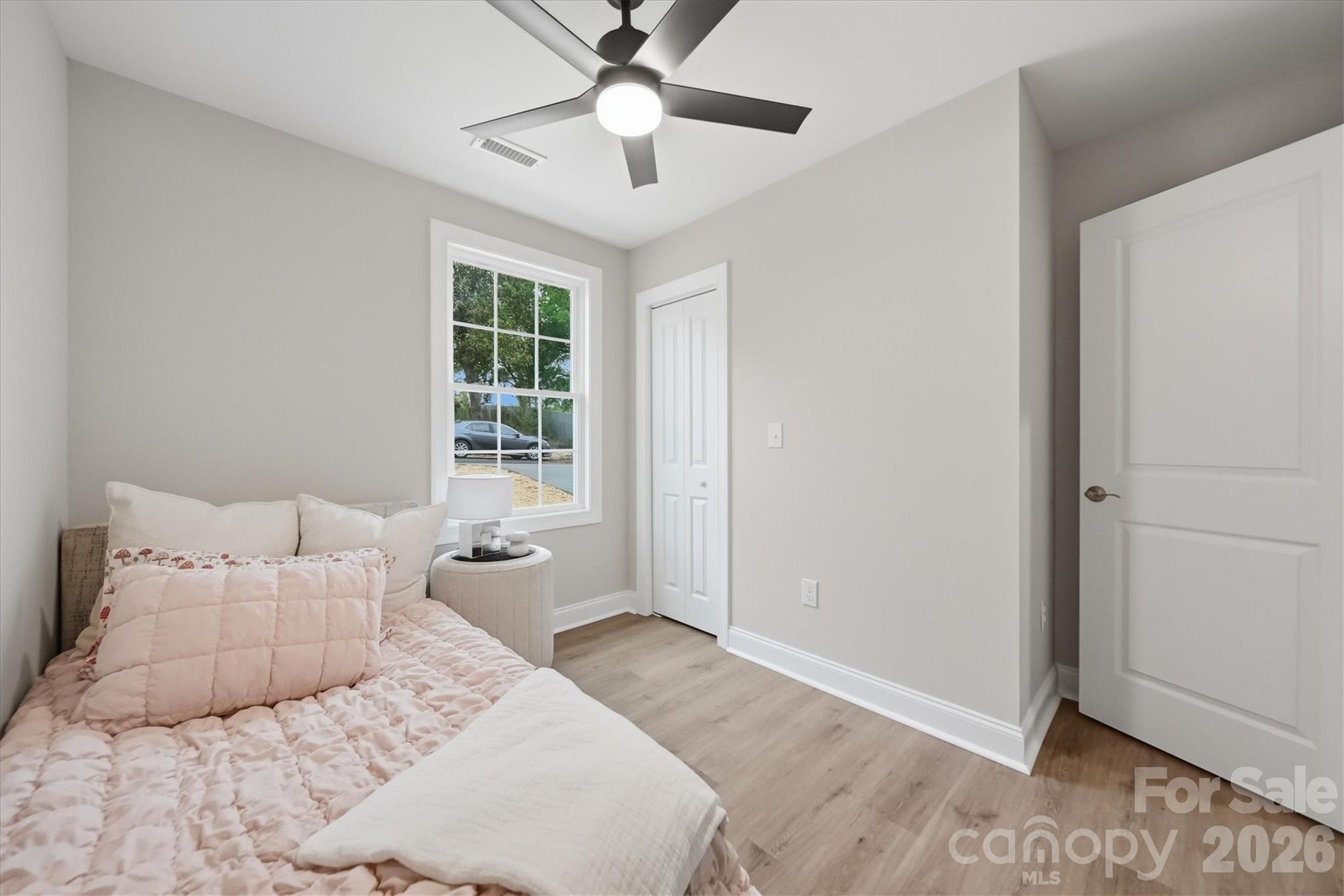 1298 18th Street NE — Hickory