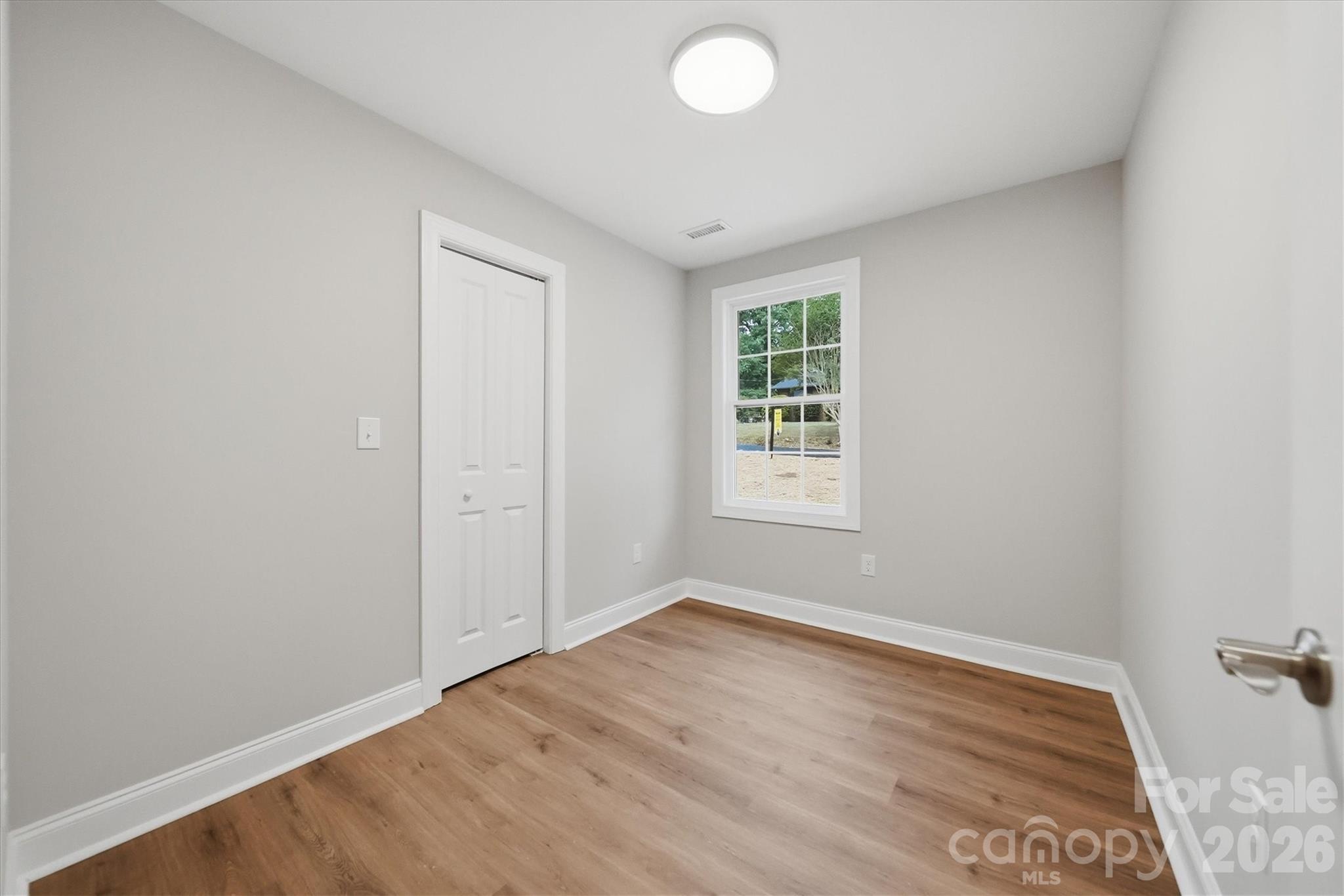 1298 18th Street NE — Hickory