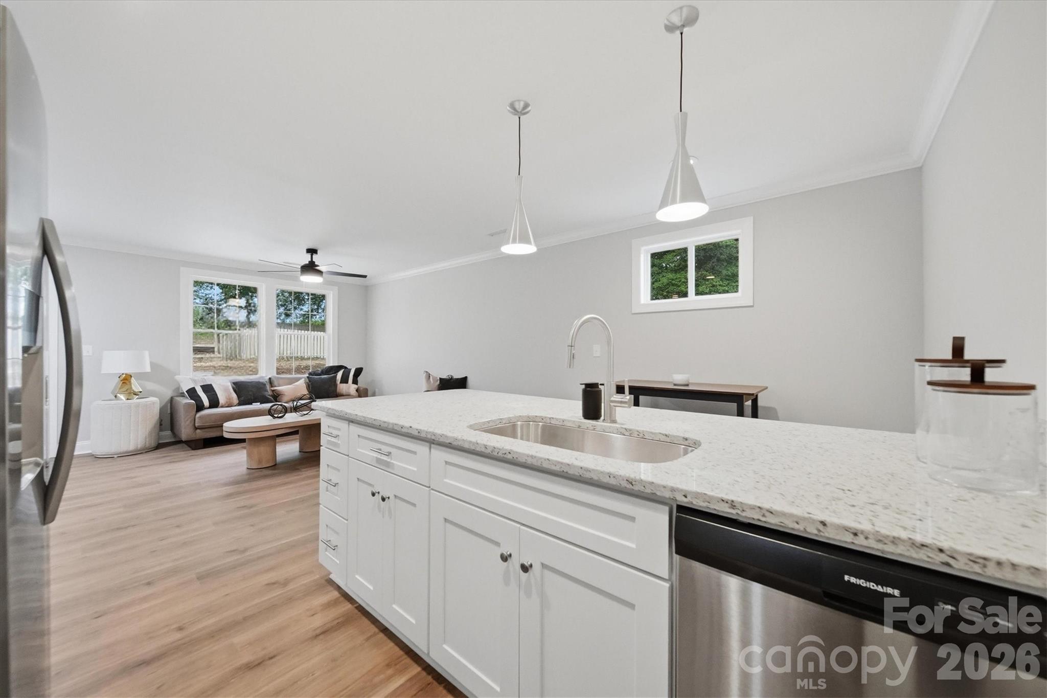 1298 18th Street NE — Hickory