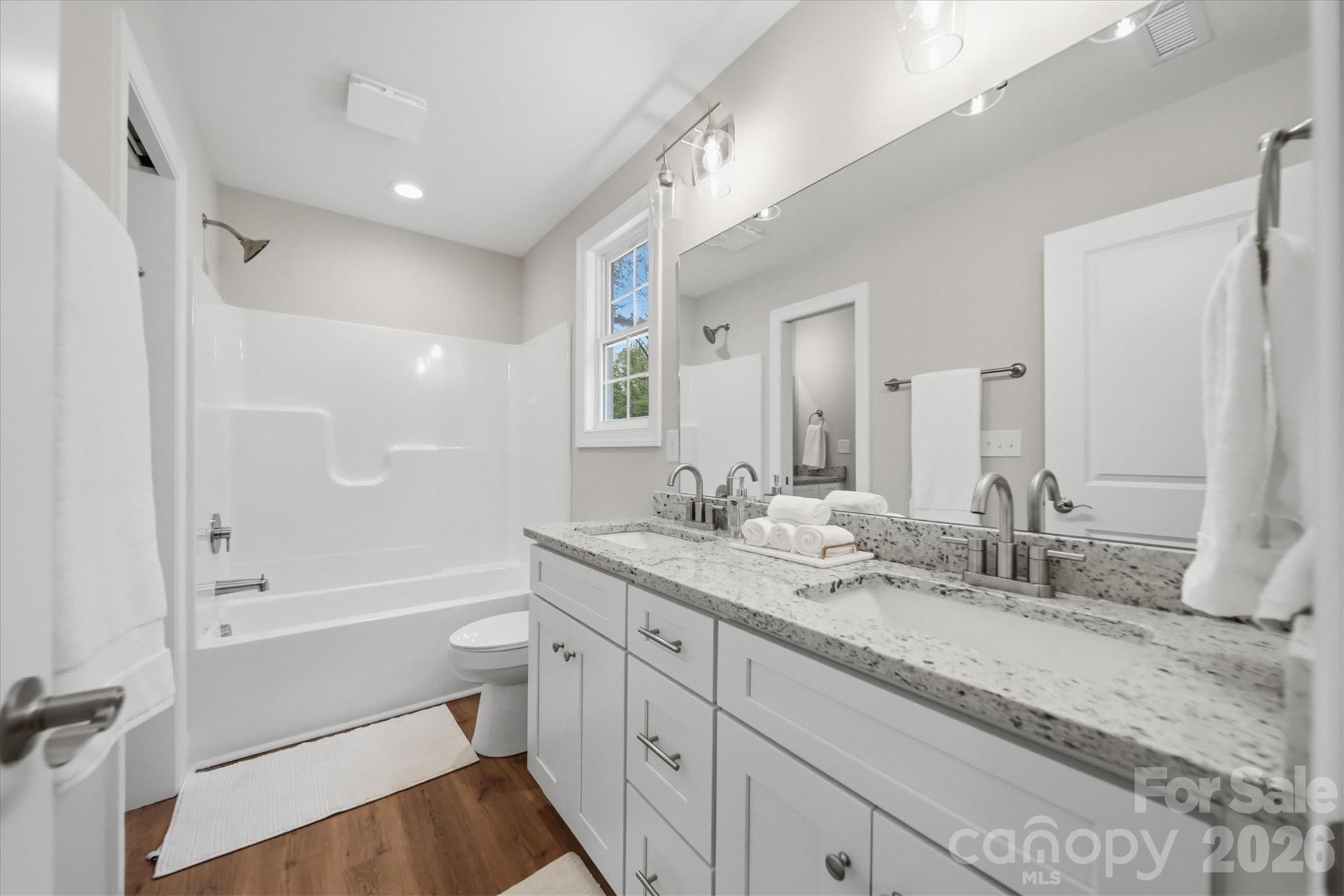 1298 18th Street NE — Hickory