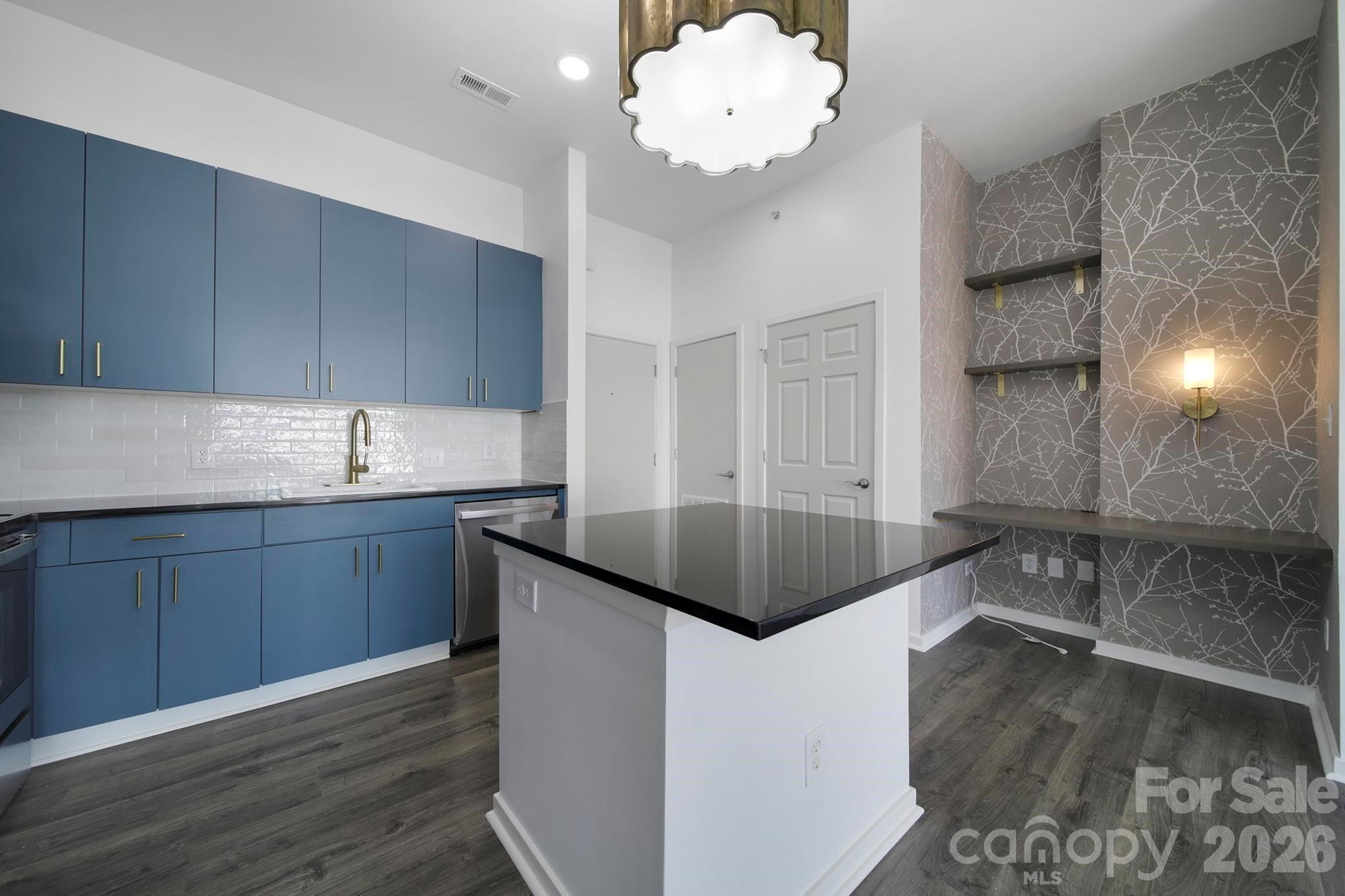 2125 Southend Drive #438 — Charlotte