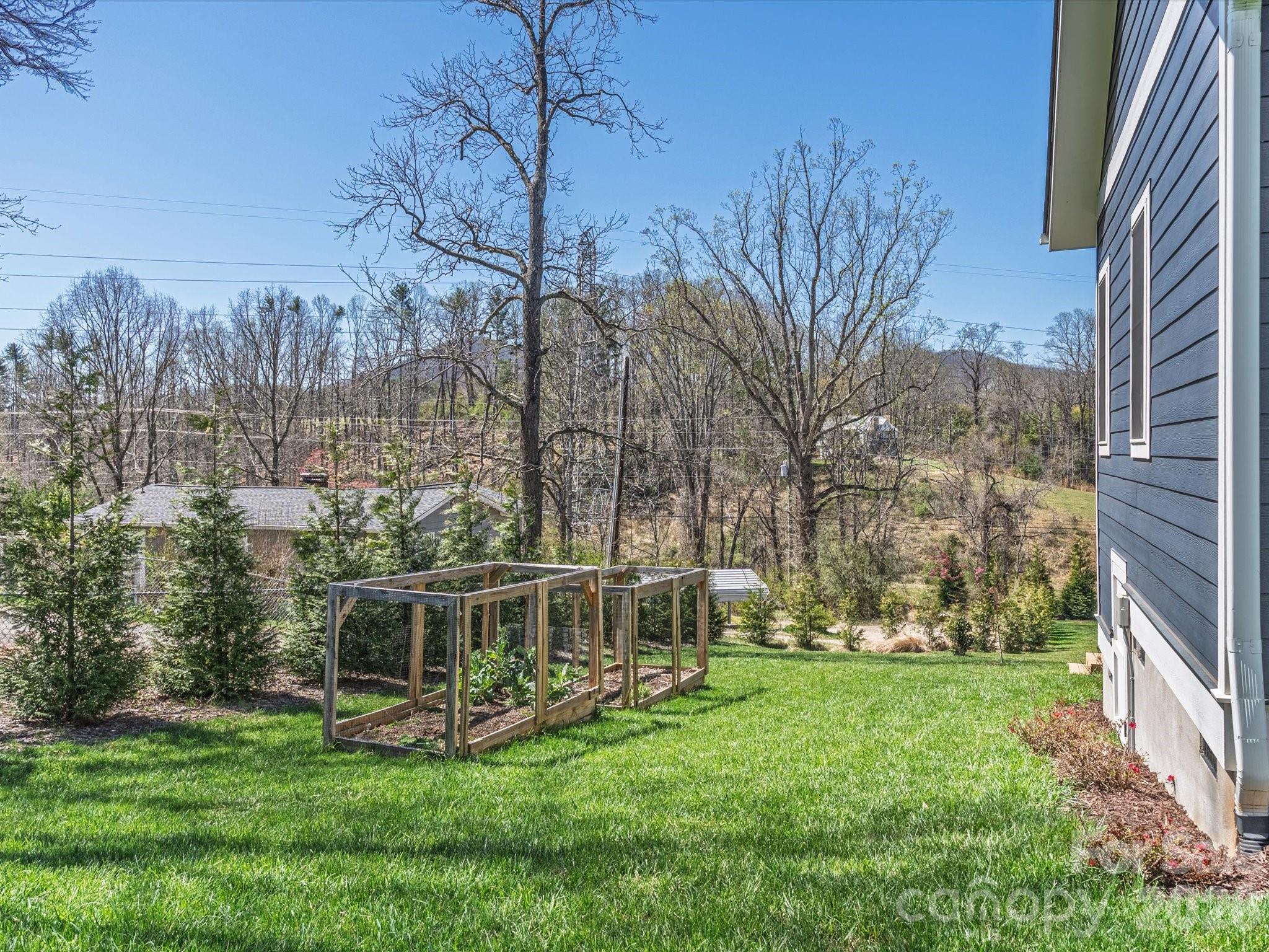 111 Ellis Lane — Arden