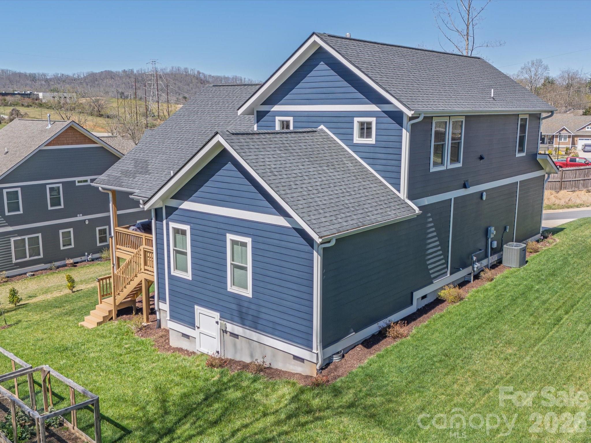 111 Ellis Lane — Arden
