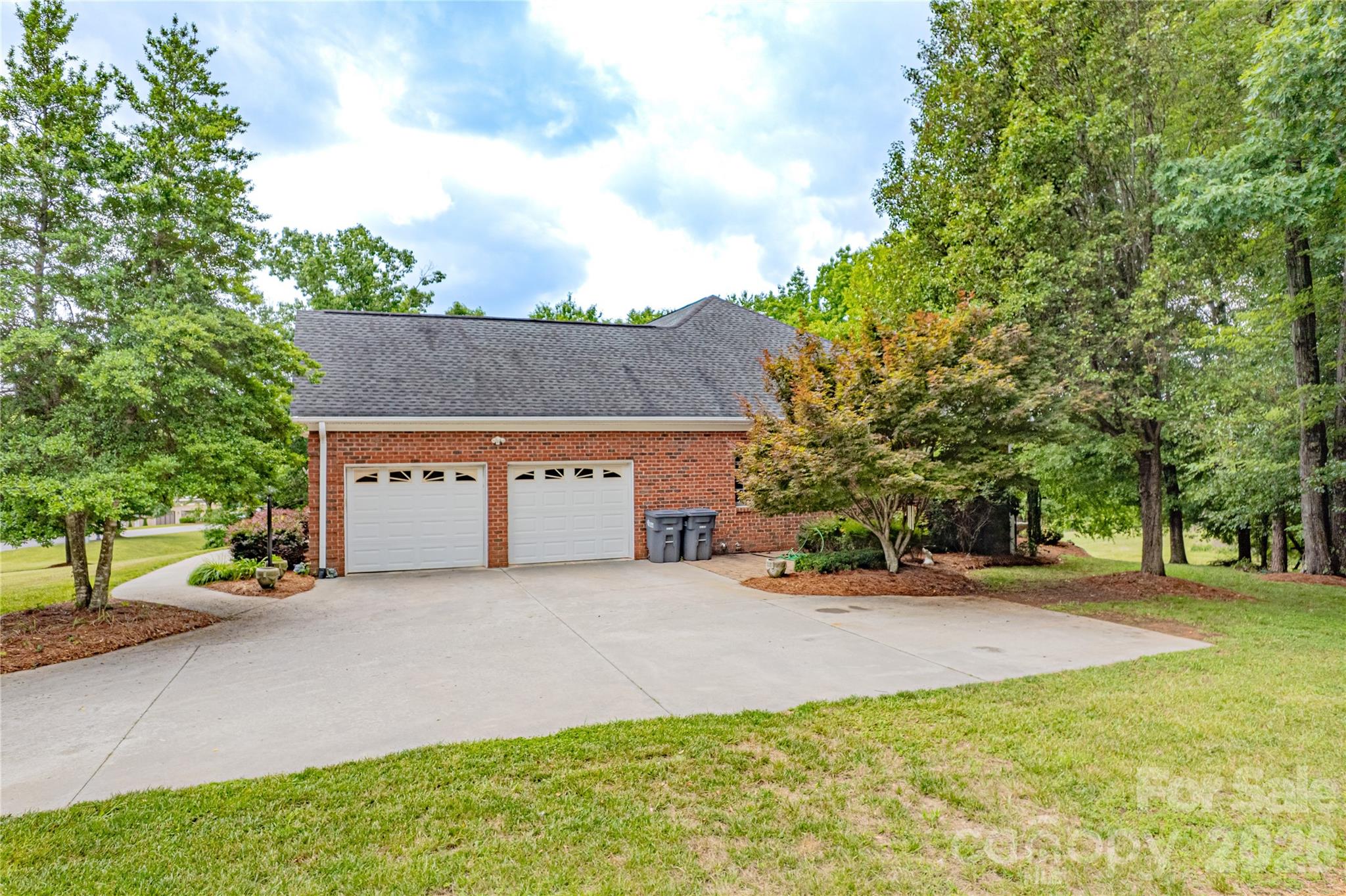 136 Windemere Isle Road — Statesville