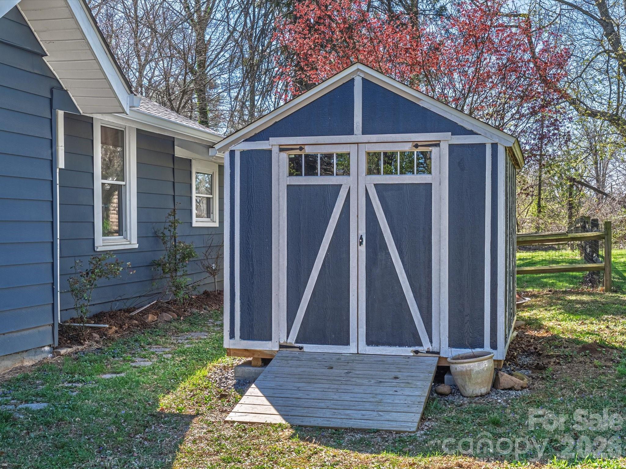 12 Maple Lane — Arden