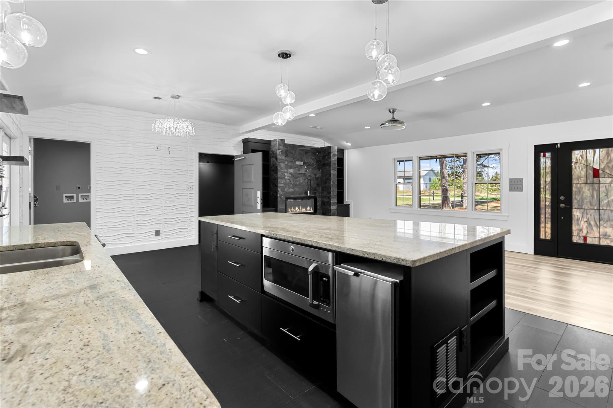 2248 Willie Usher Road — Lancaster
