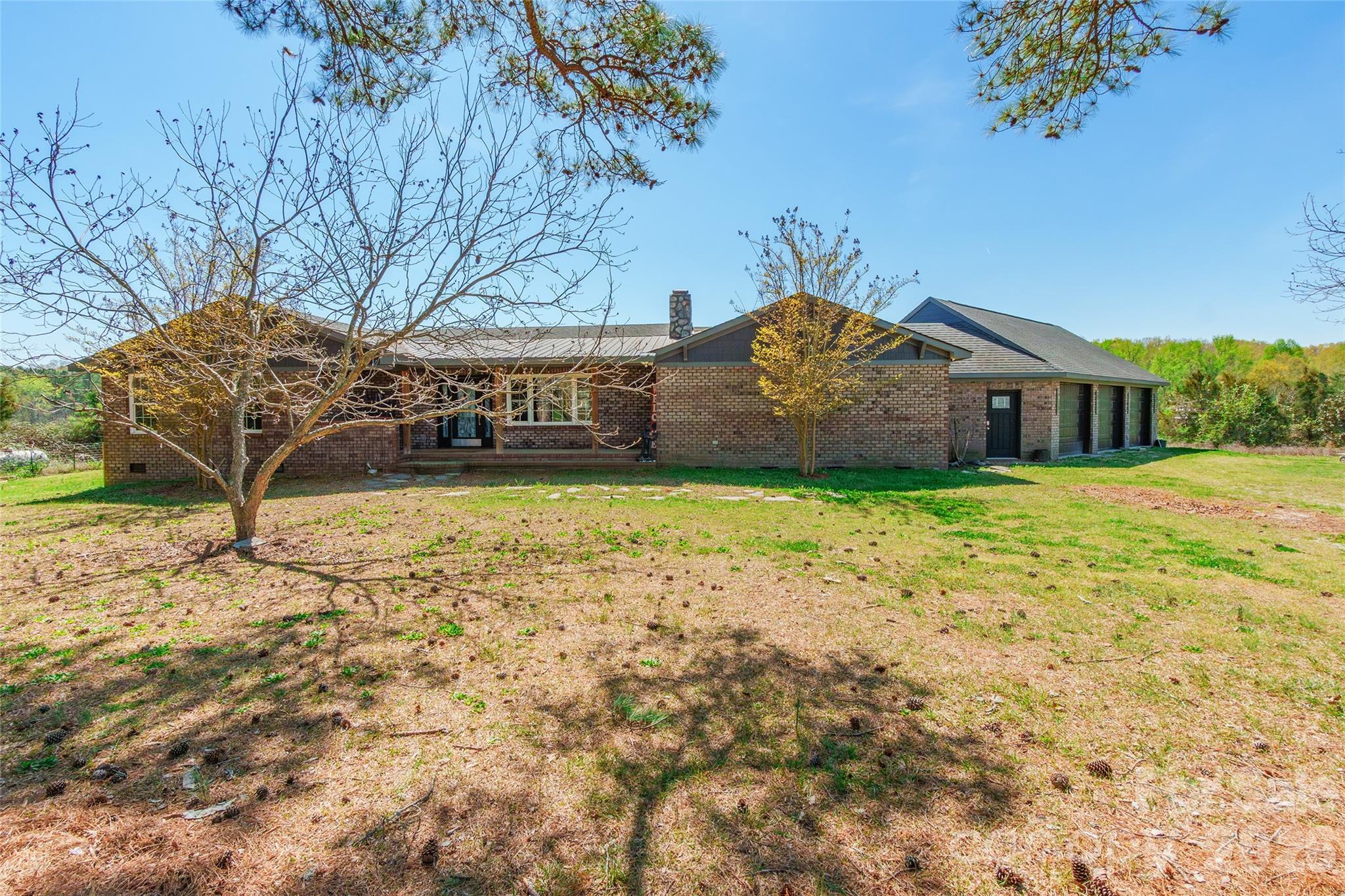 2248 Willie Usher Road — Lancaster