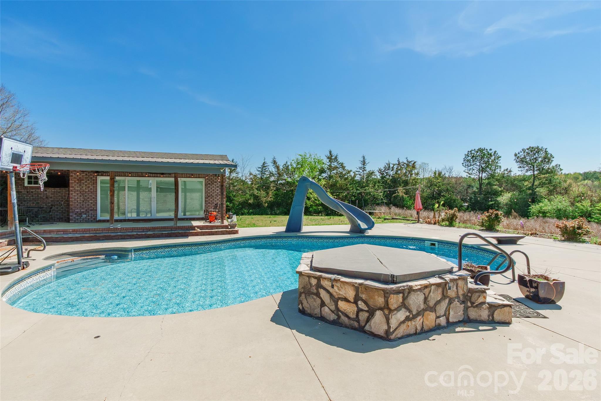 2248 Willie Usher Road — Lancaster