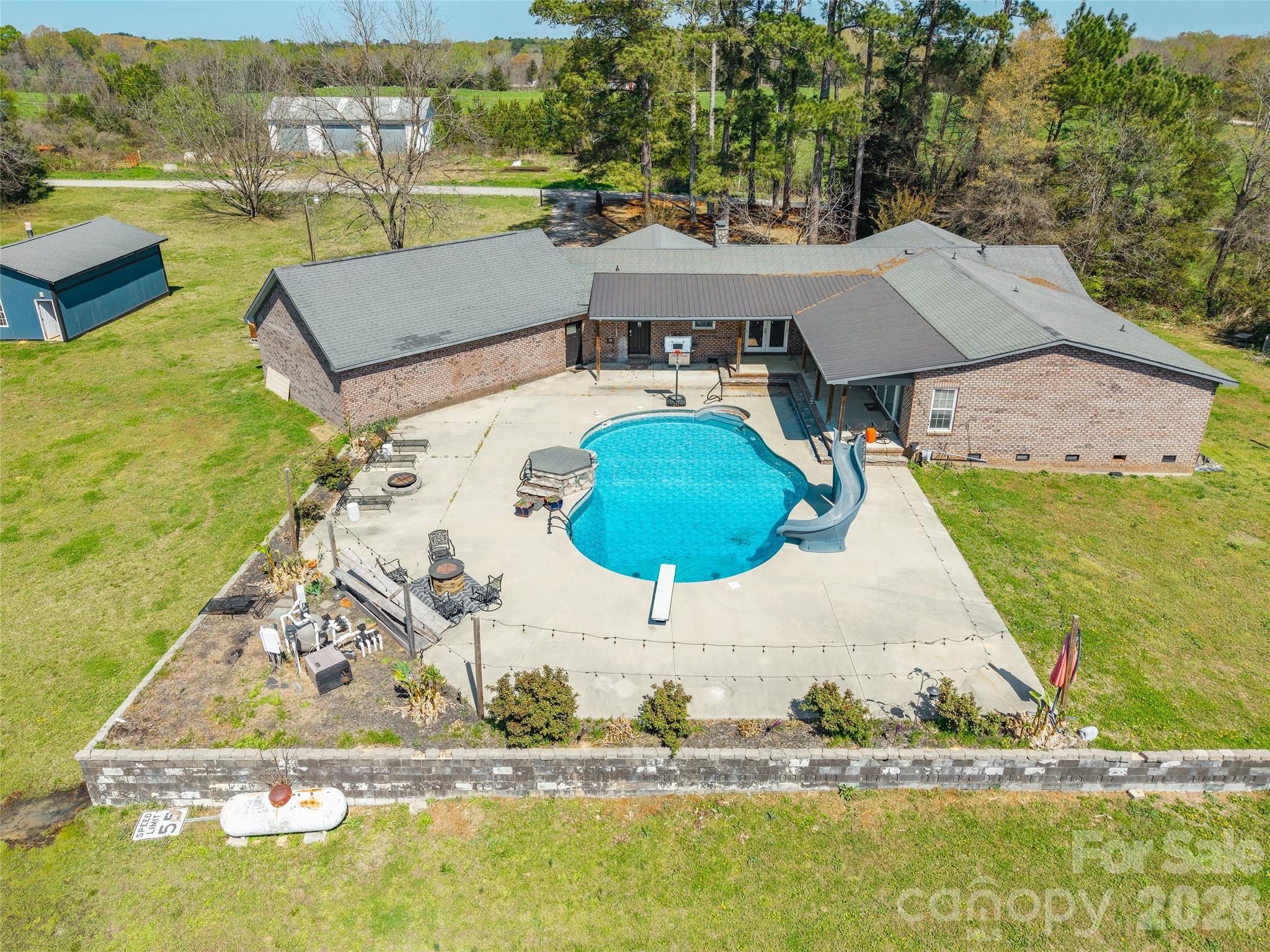 2248 Willie Usher Road — Lancaster