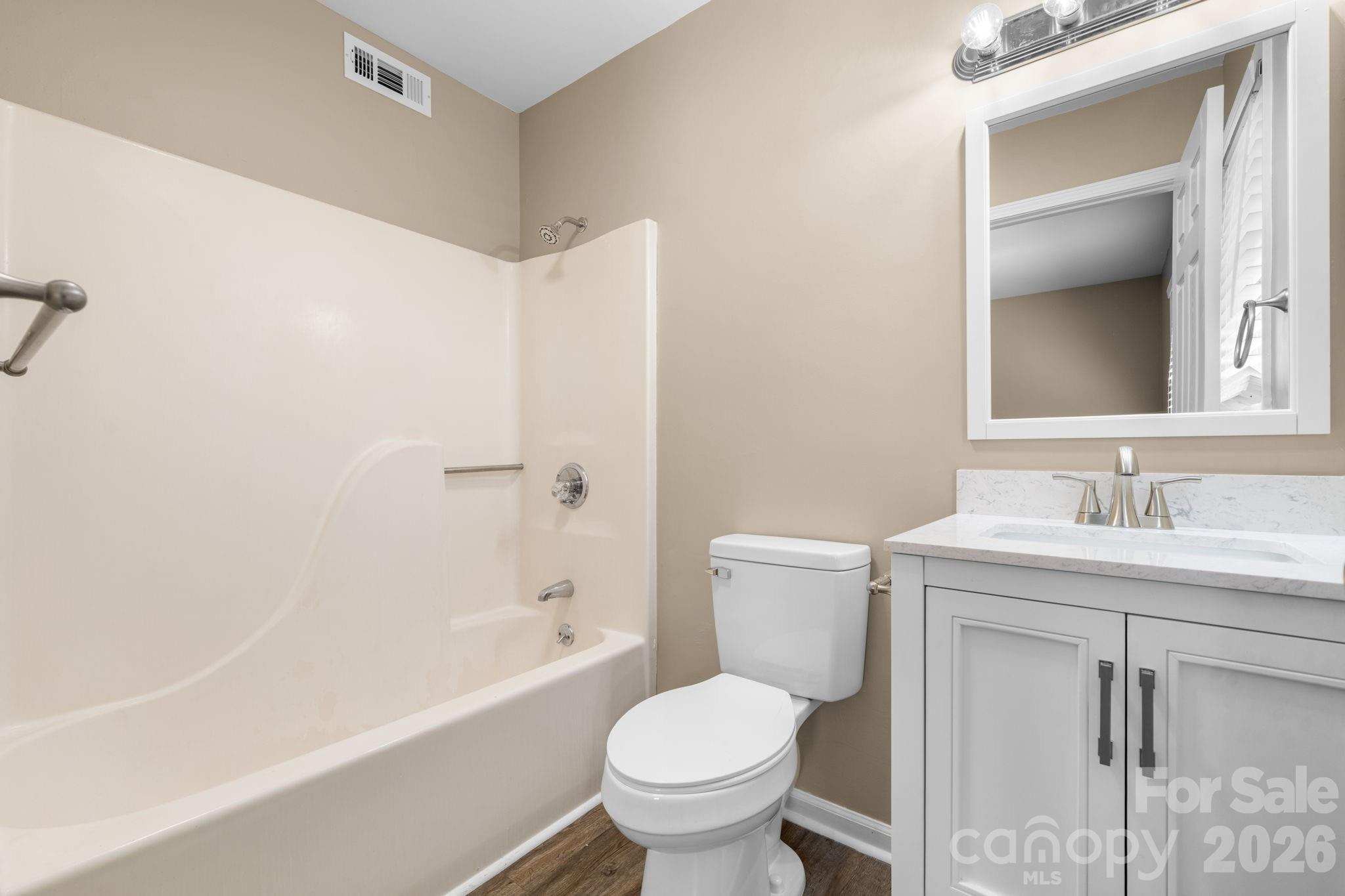 525 12th Street SW #30 — Hickory