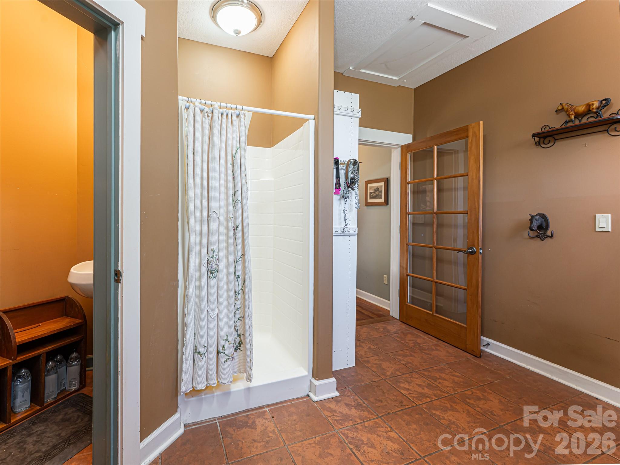 39 Oak Hollow Drive #23 — Asheville