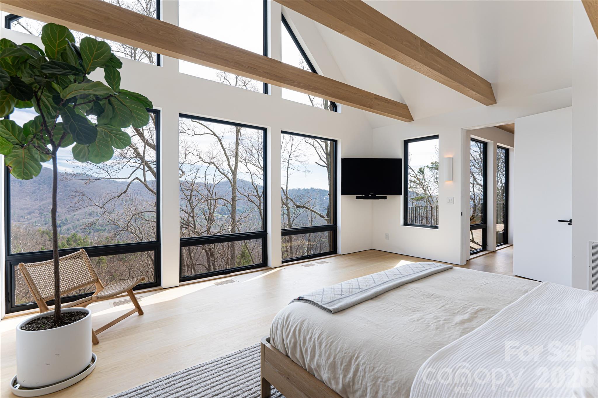 86 Rambling Ridge Road — Asheville