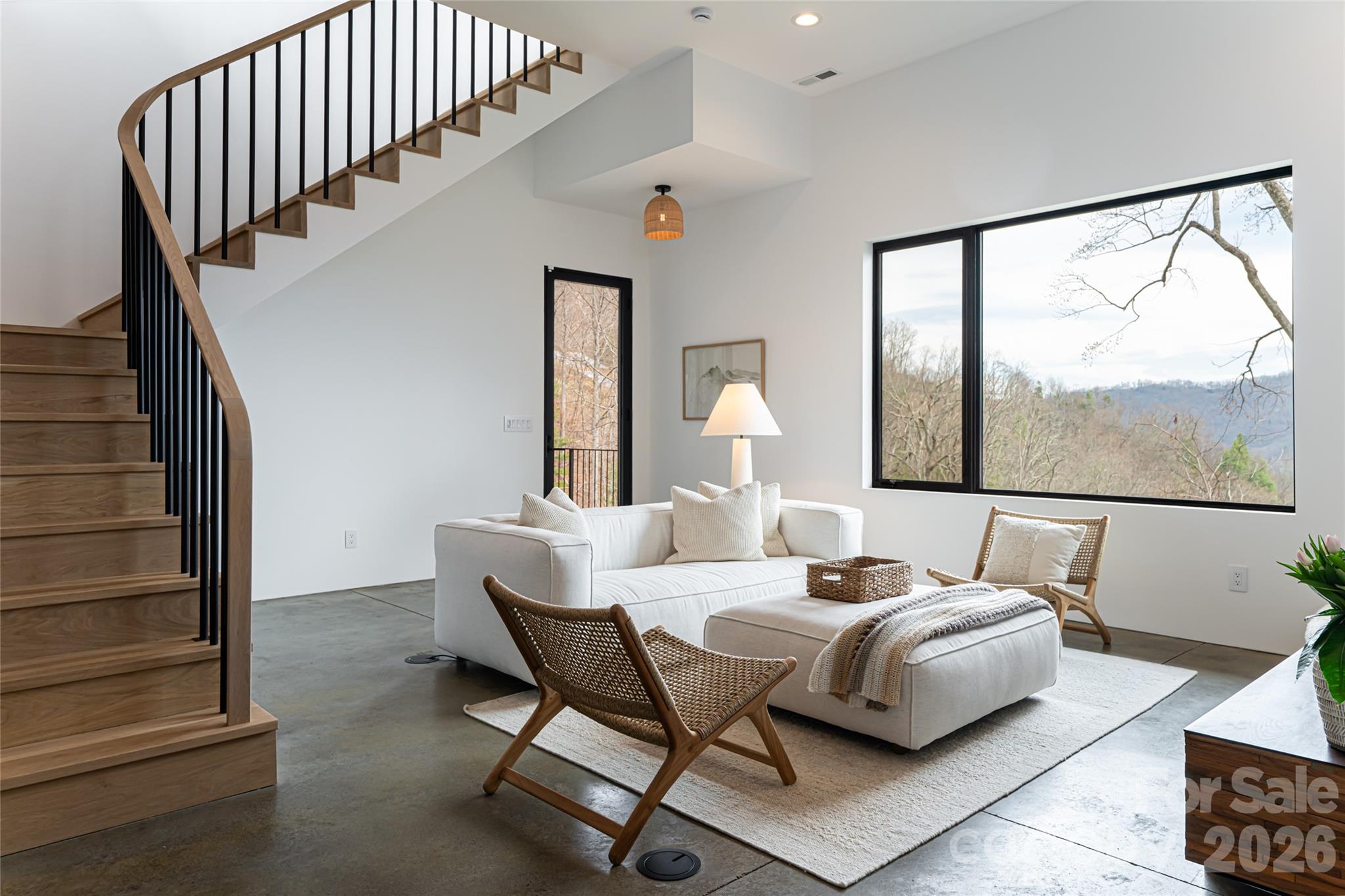 86 Rambling Ridge Road — Asheville