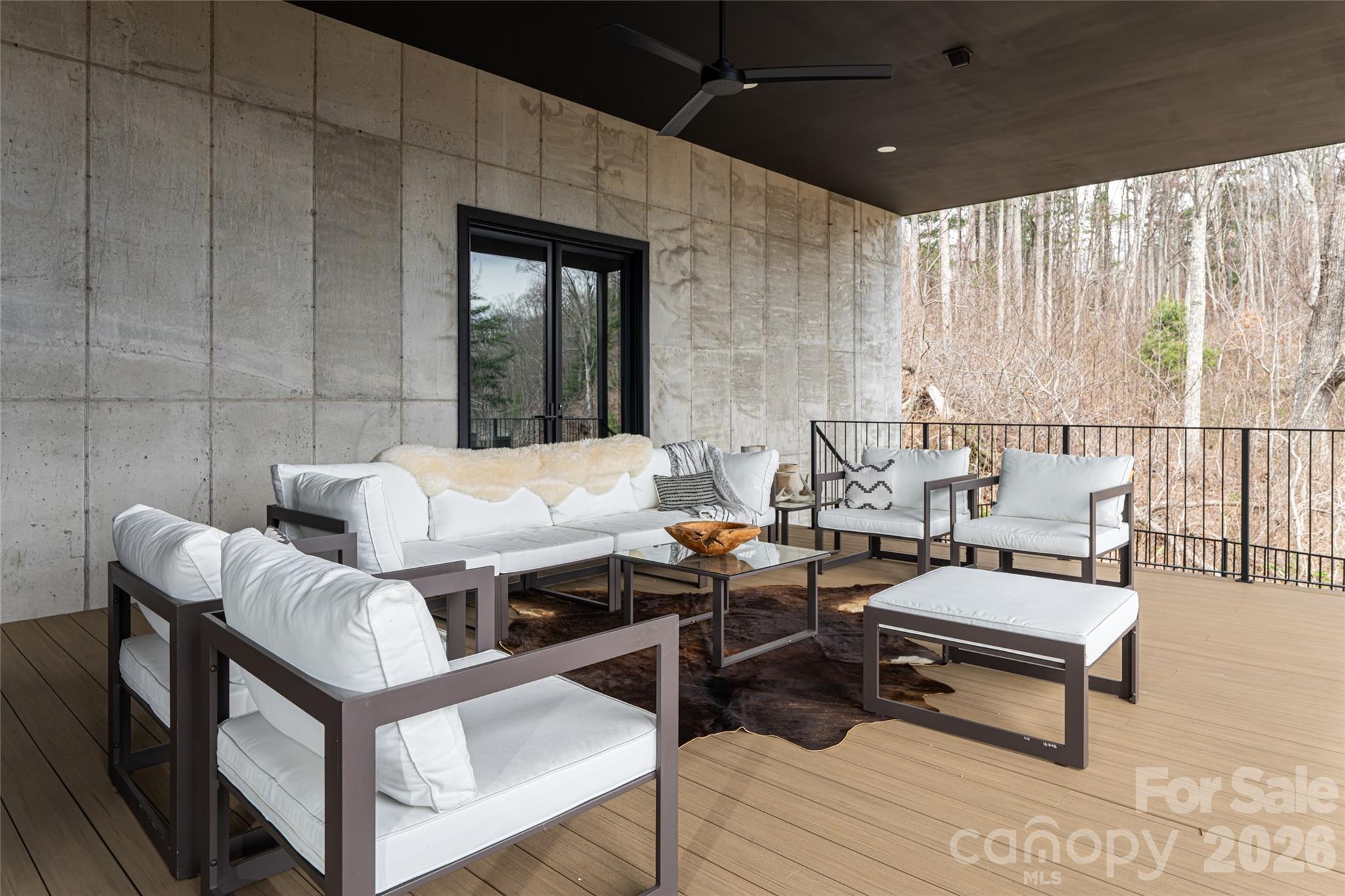 86 Rambling Ridge Road — Asheville