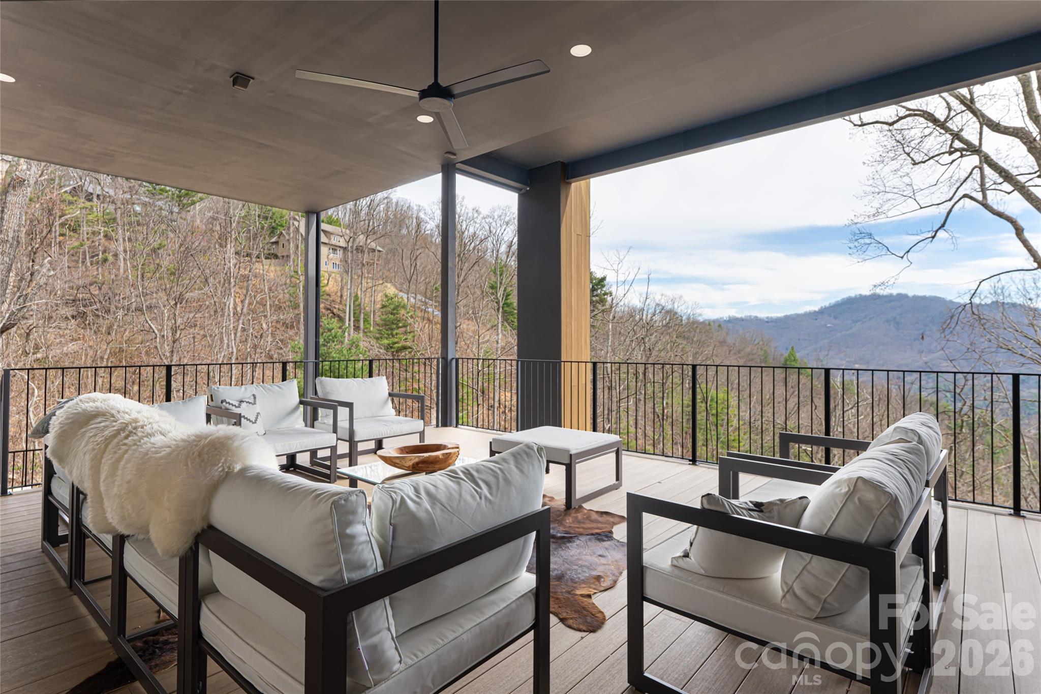 86 Rambling Ridge Road — Asheville