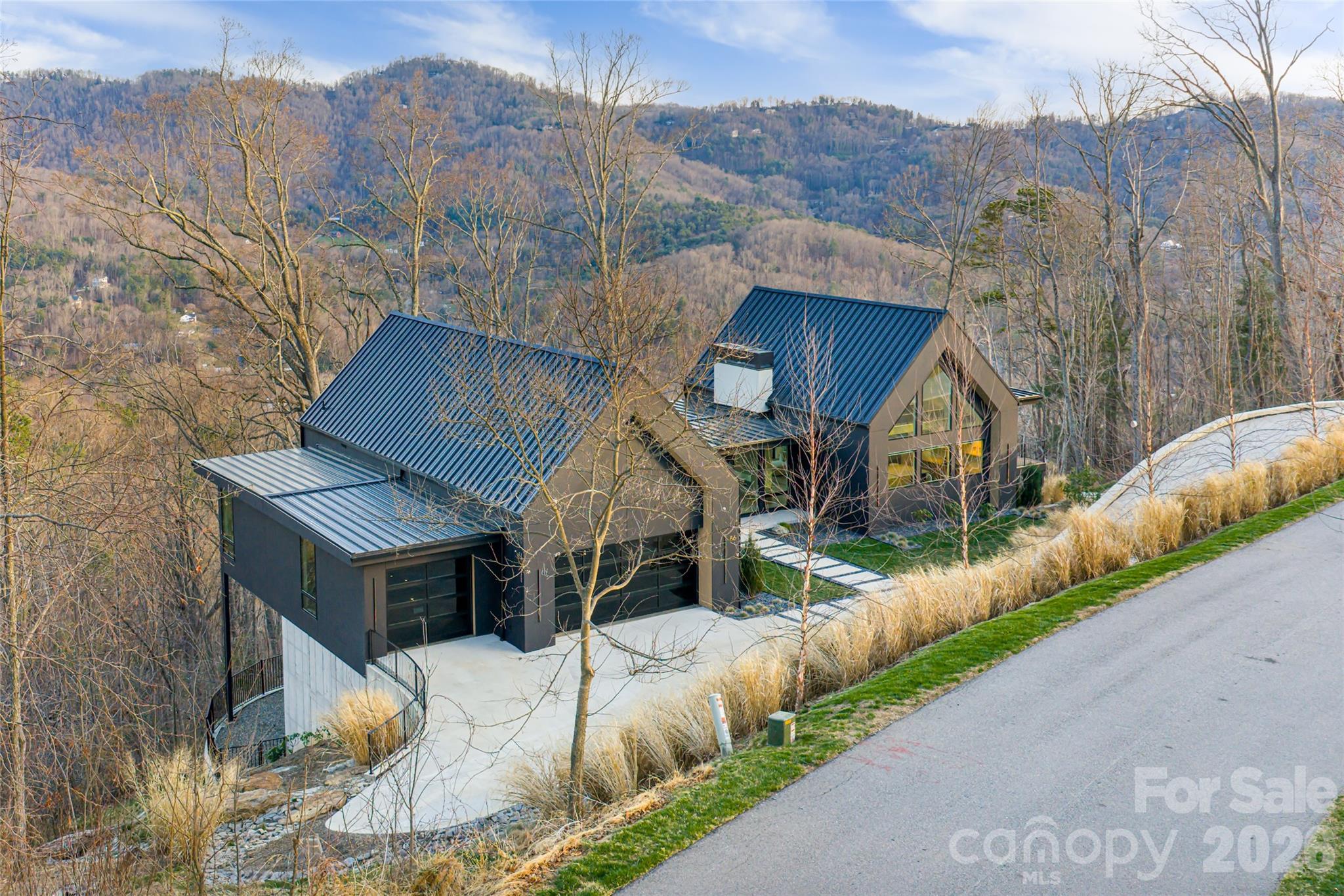 86 Rambling Ridge Road — Asheville