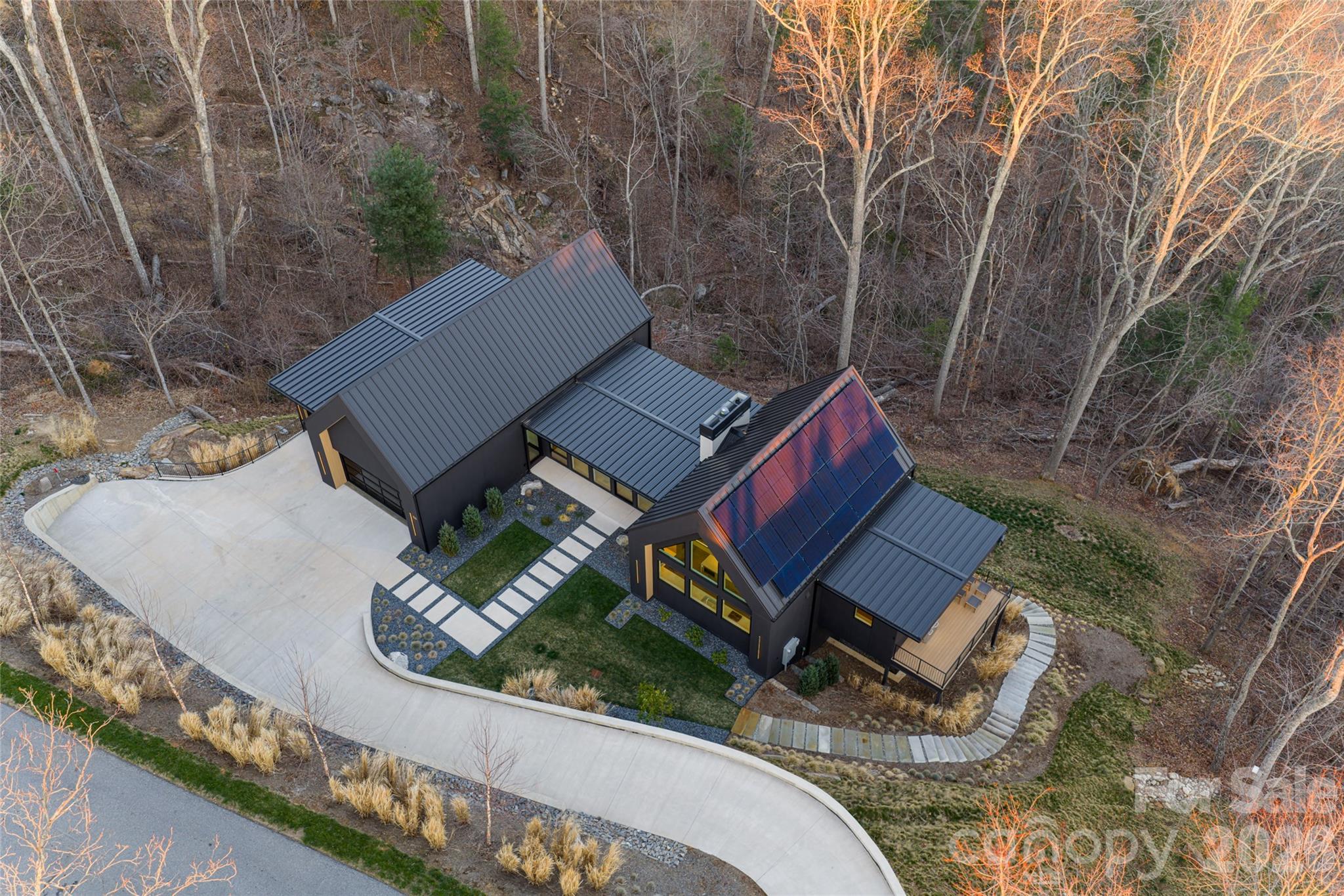86 Rambling Ridge Road — Asheville