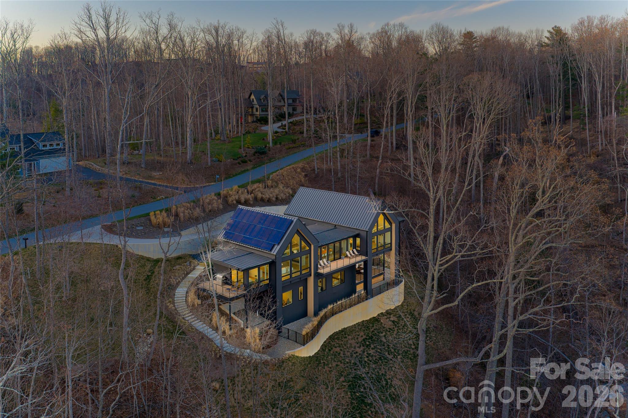 86 Rambling Ridge Road — Asheville