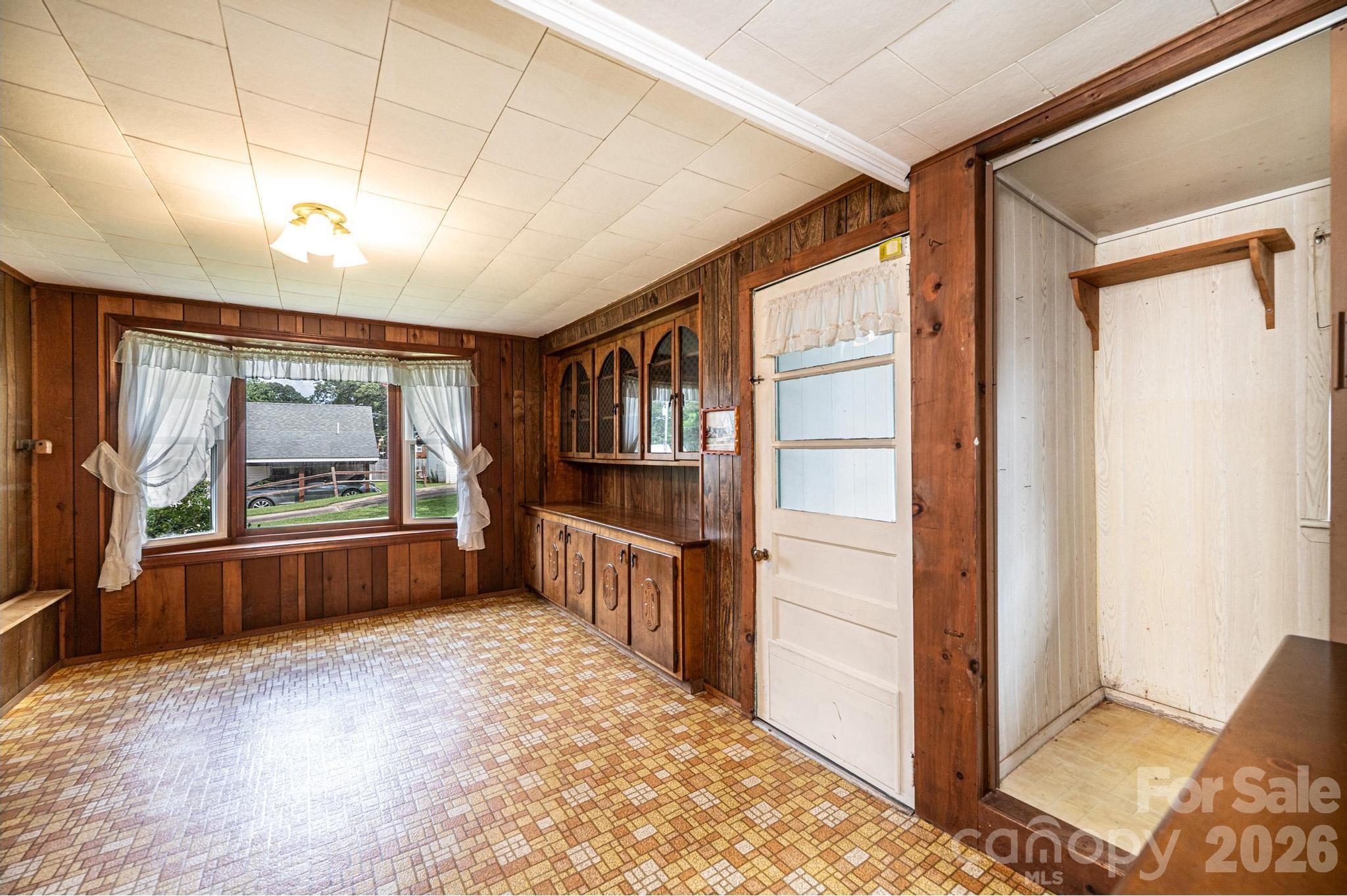 335 Harmon Street — Forest City