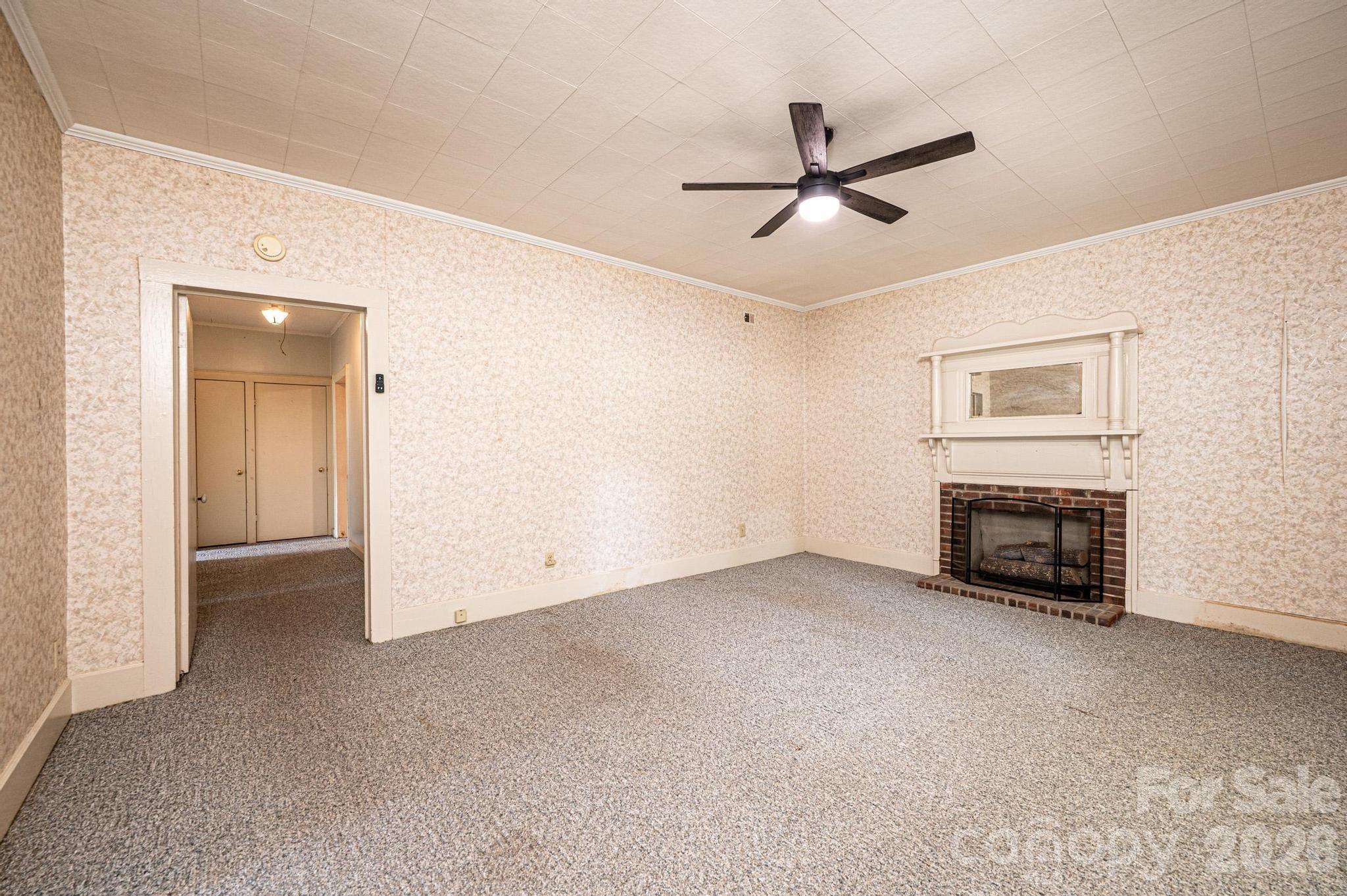 335 Harmon Street — Forest City