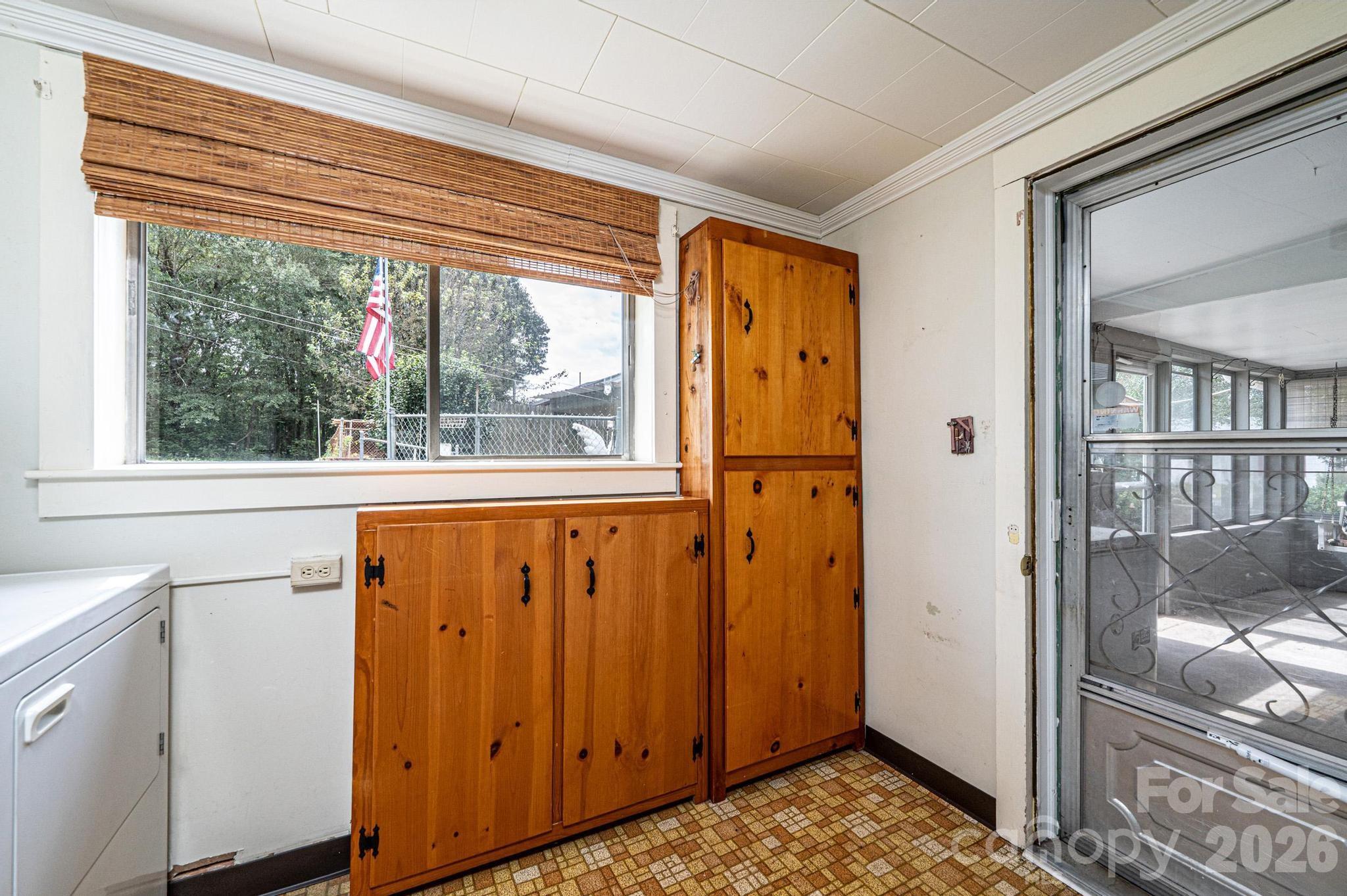 335 Harmon Street — Forest City