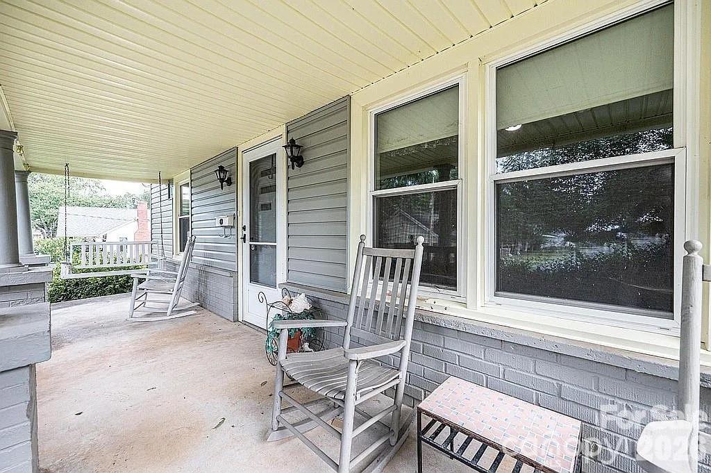 335 Harmon Street — Forest City