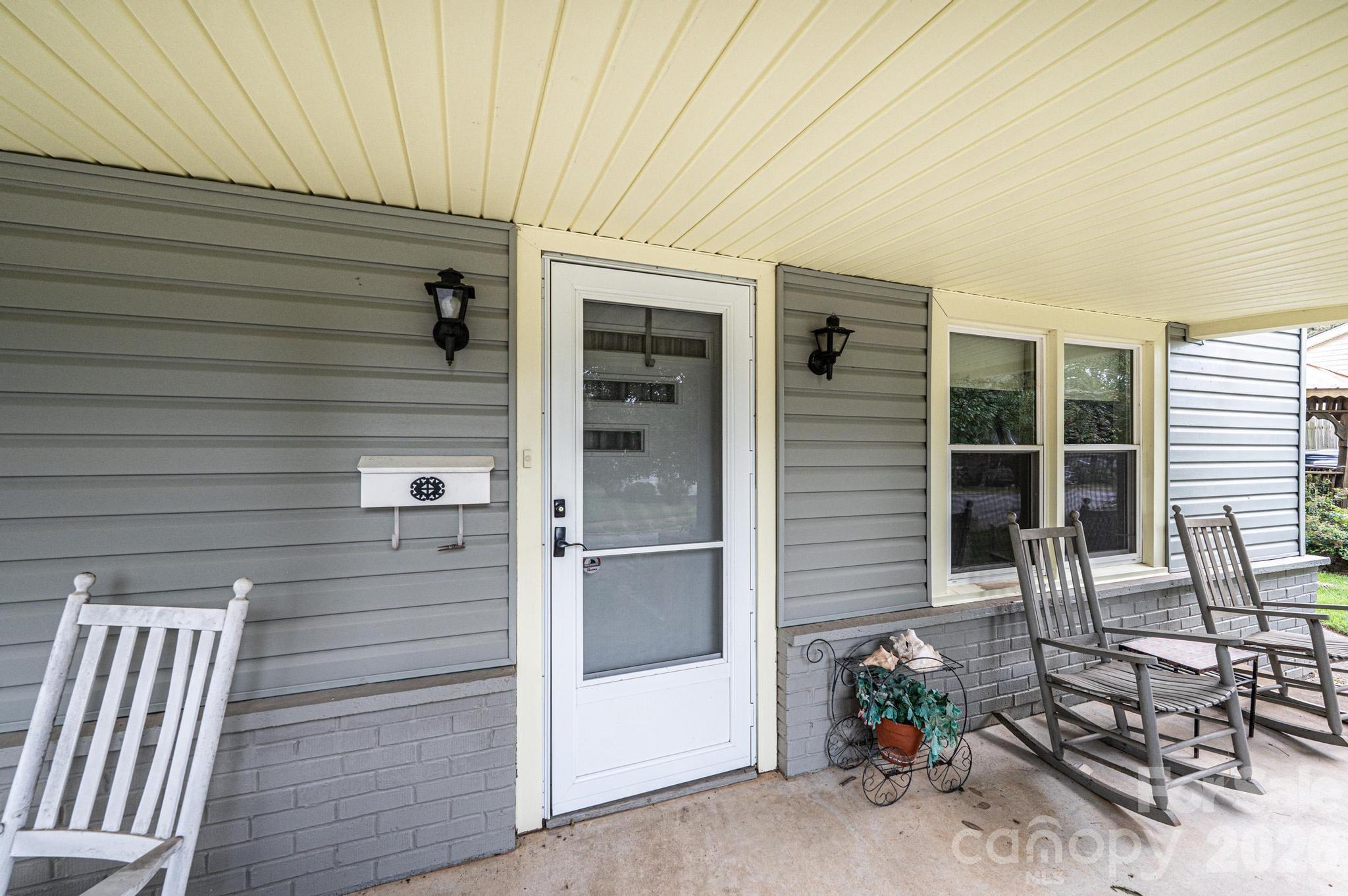 335 Harmon Street — Forest City