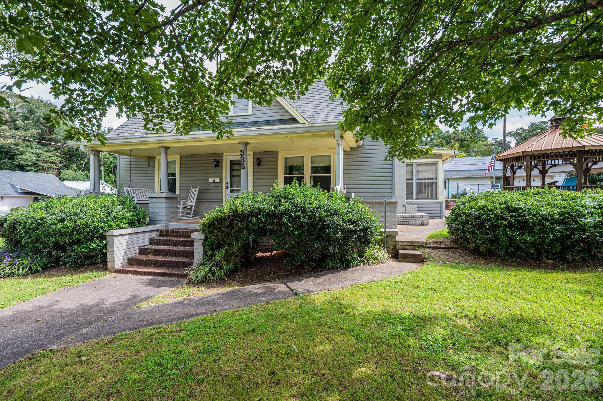 335 Harmon Street — Forest City
