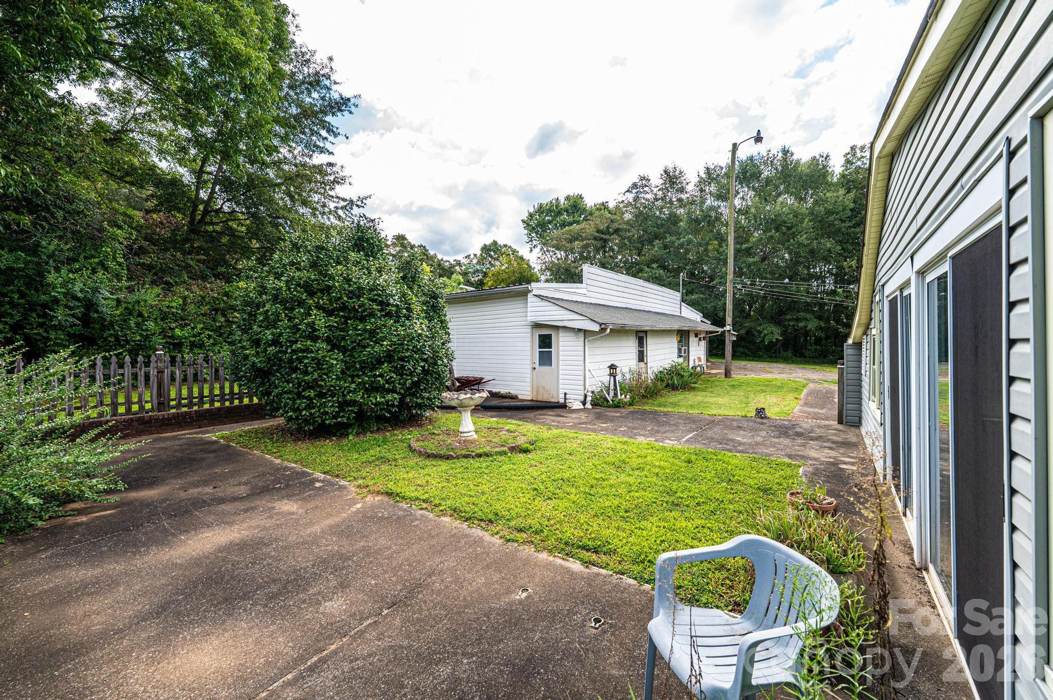 335 Harmon Street — Forest City