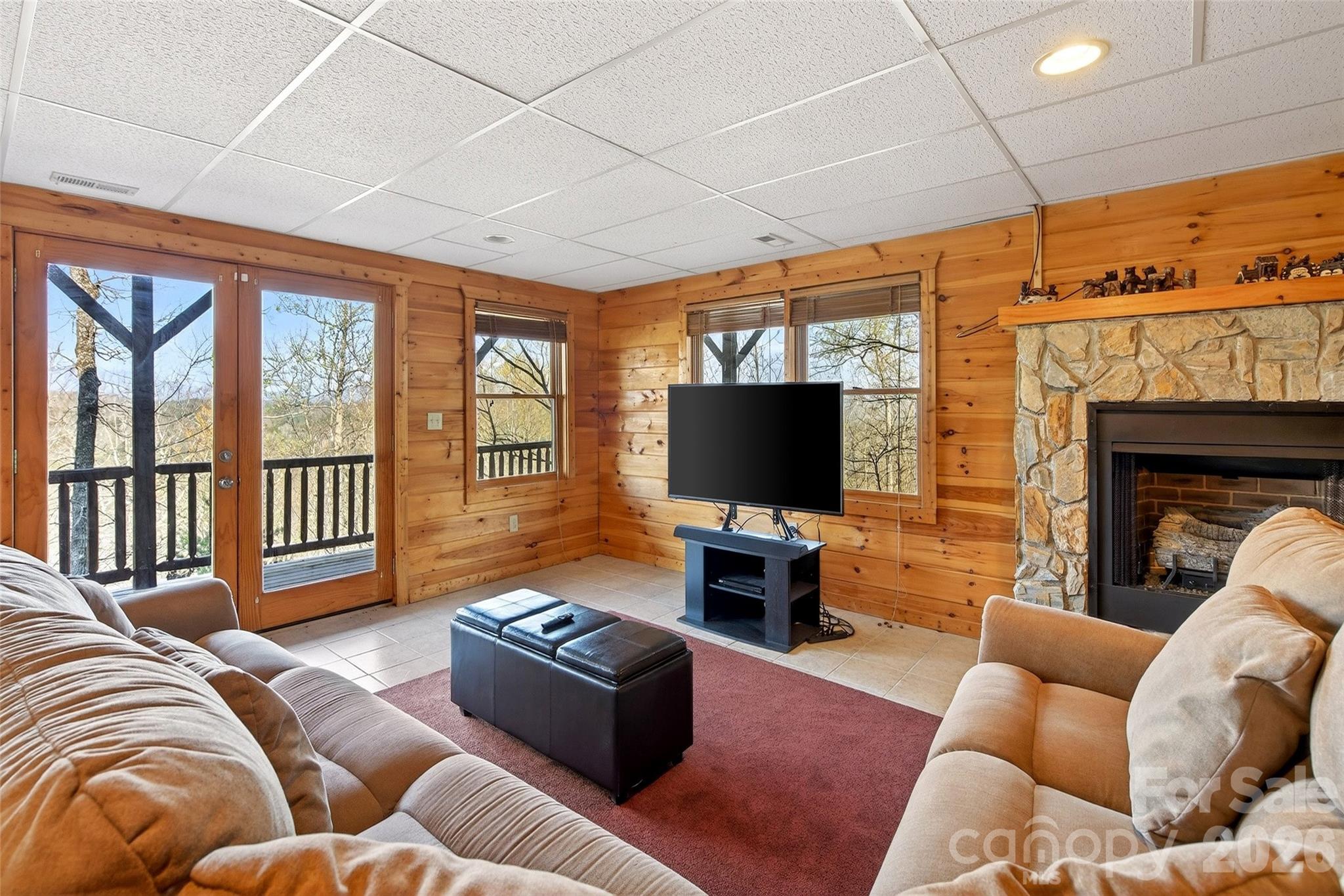 398 Waterfall Drive — Marion