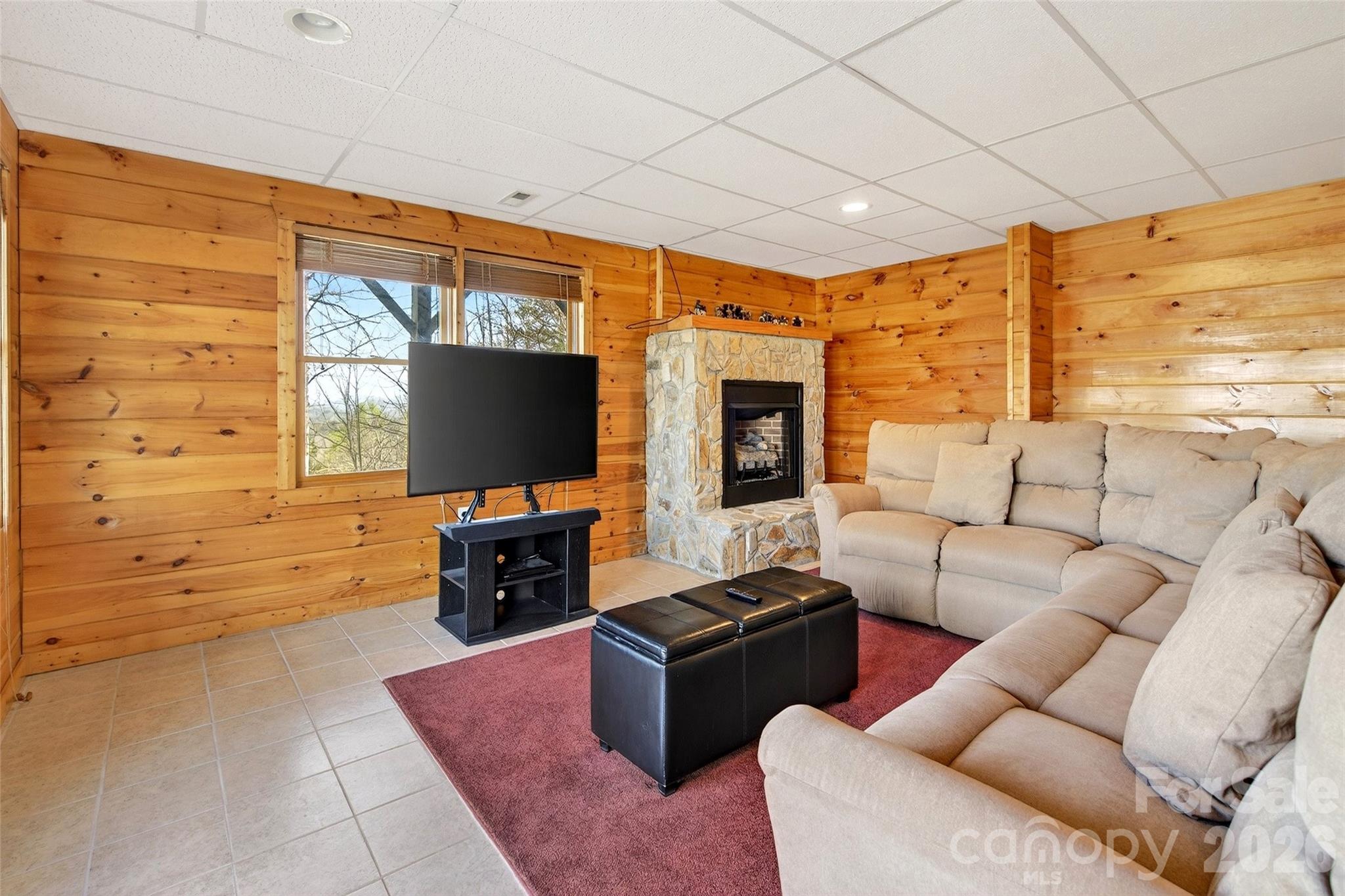 398 Waterfall Drive — Marion