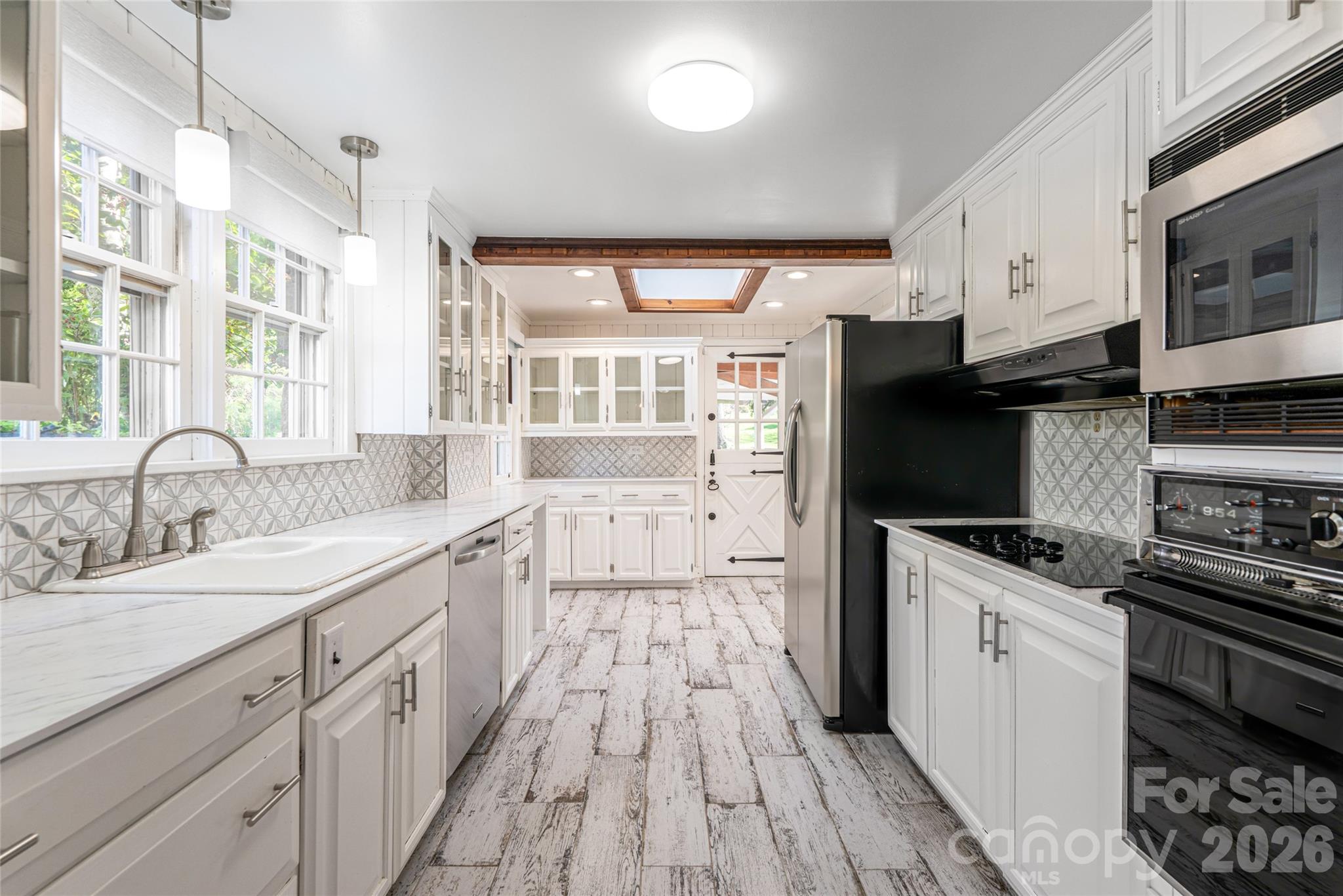 25 Blackwood Road — Asheville