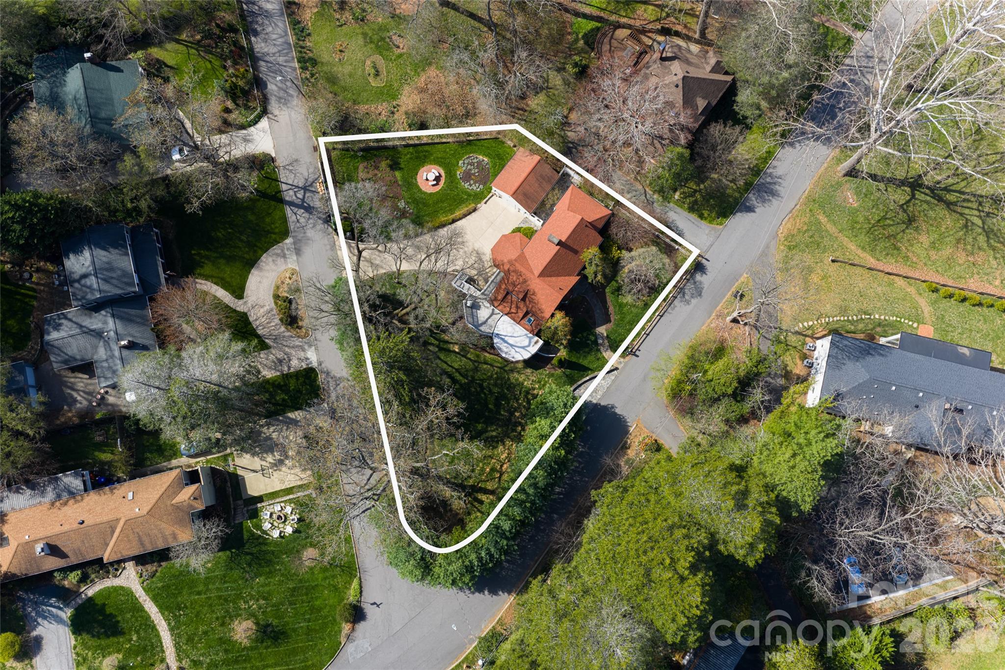 25 Blackwood Road — Asheville