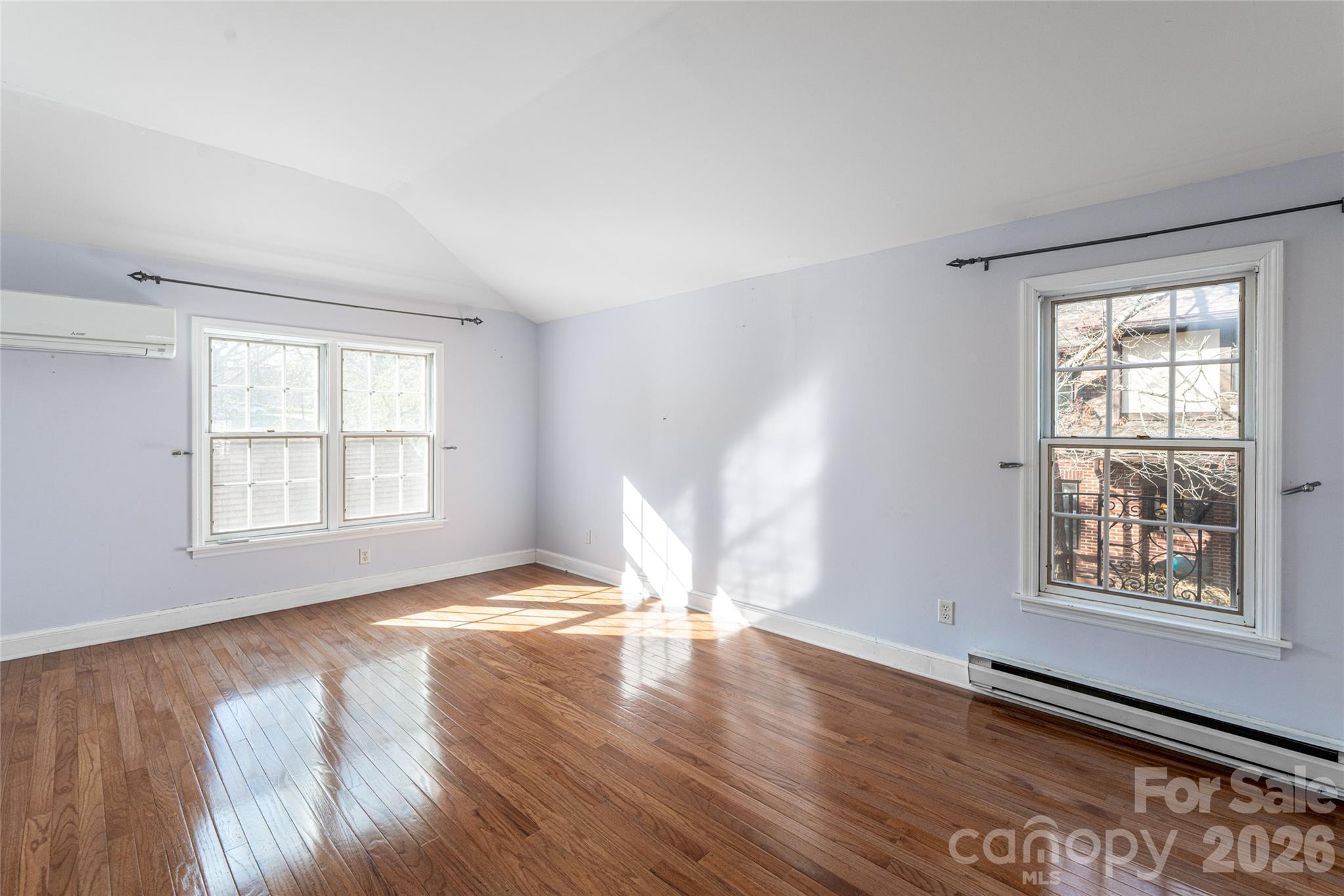 25 Blackwood Road — Asheville