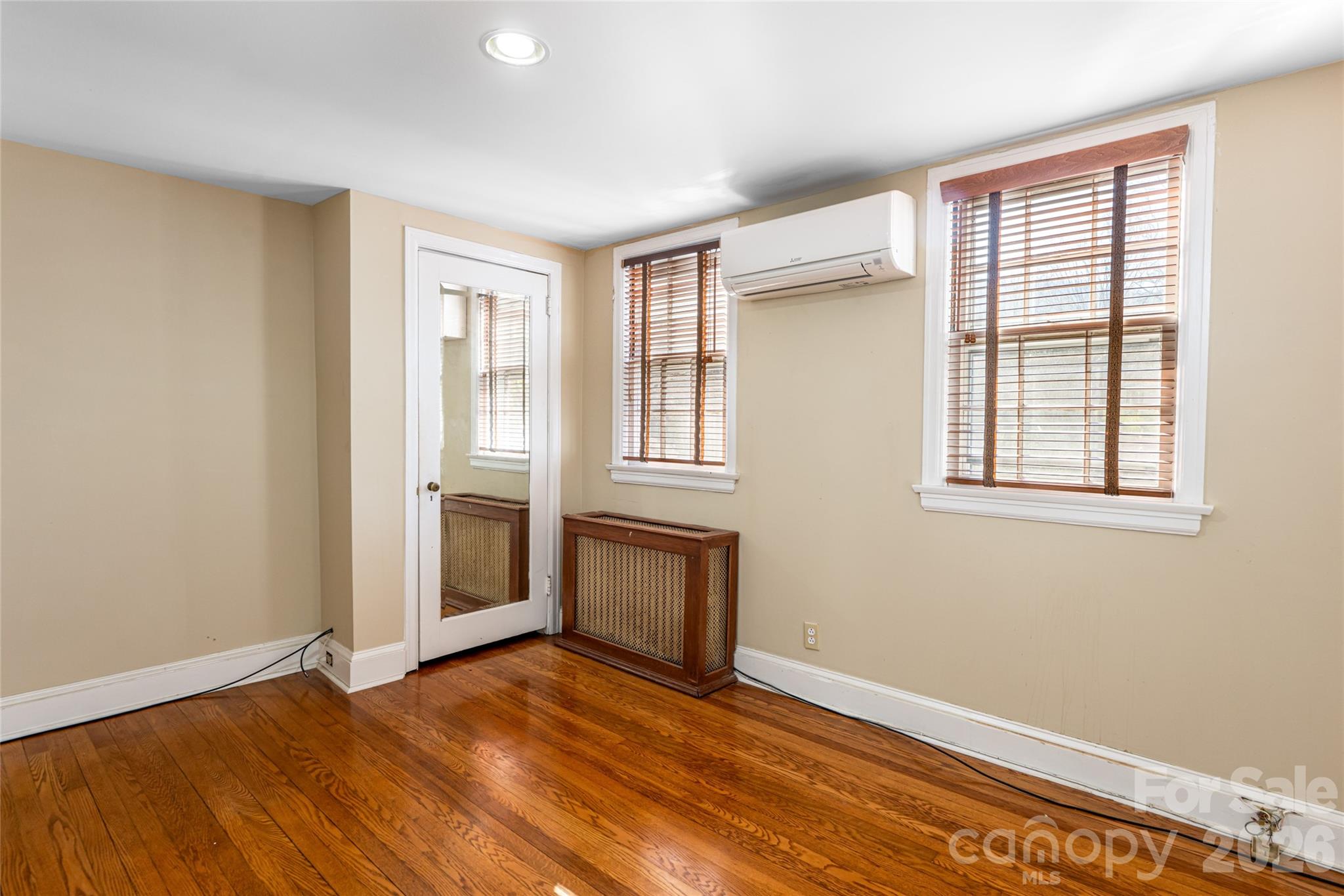 25 Blackwood Road — Asheville