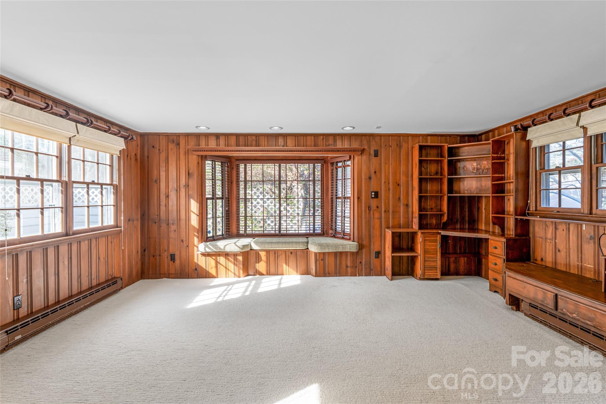 25 Blackwood Road — Asheville