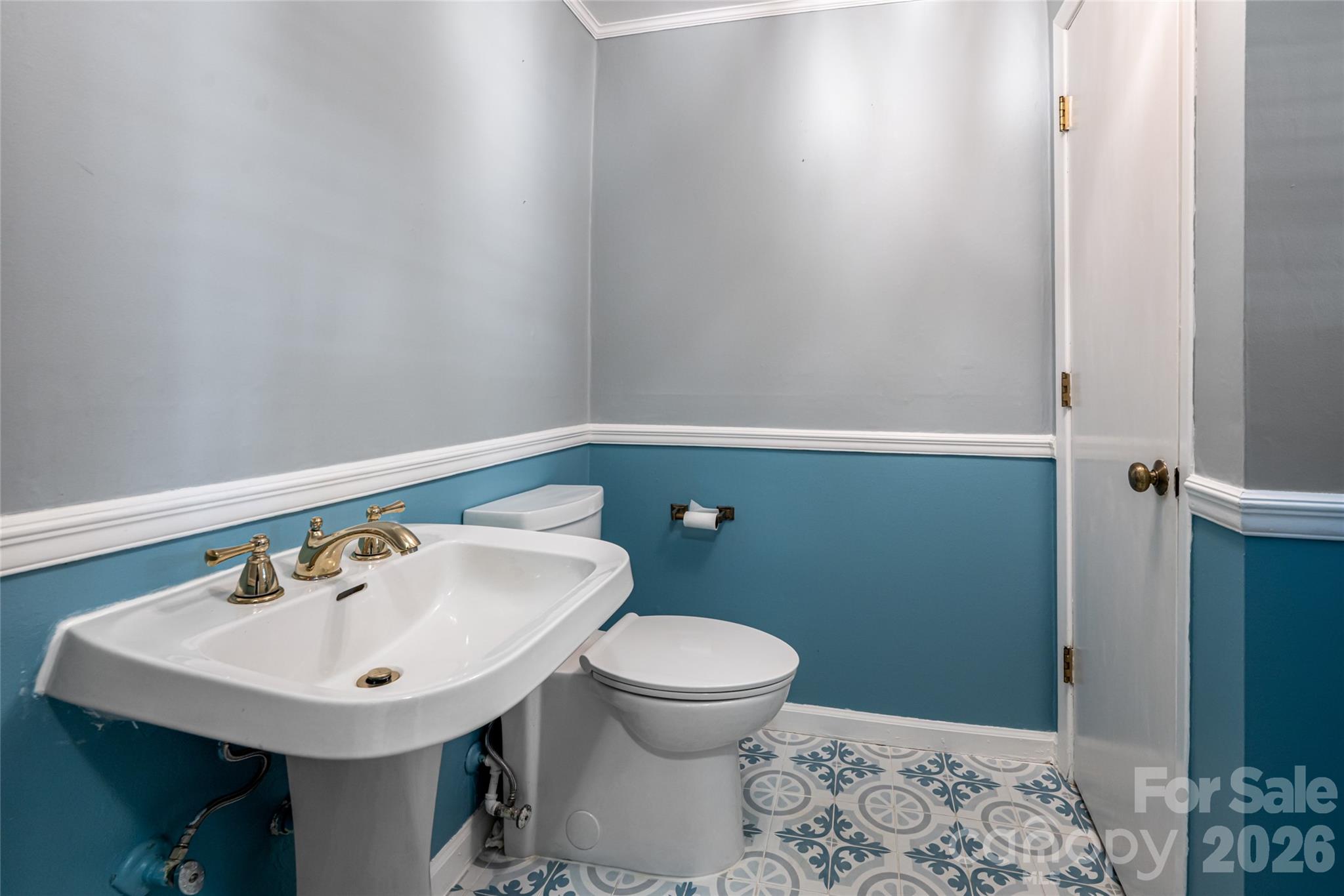 25 Blackwood Road — Asheville