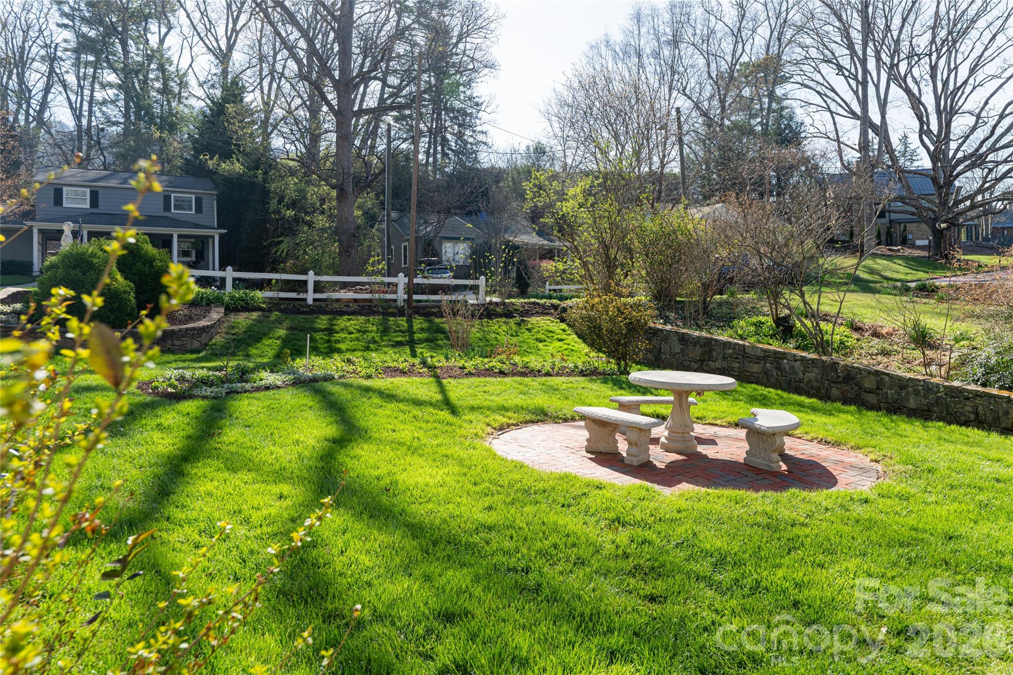 25 Blackwood Road — Asheville