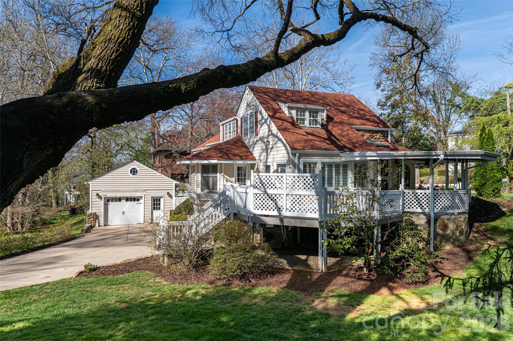 25 Blackwood Road — Asheville
