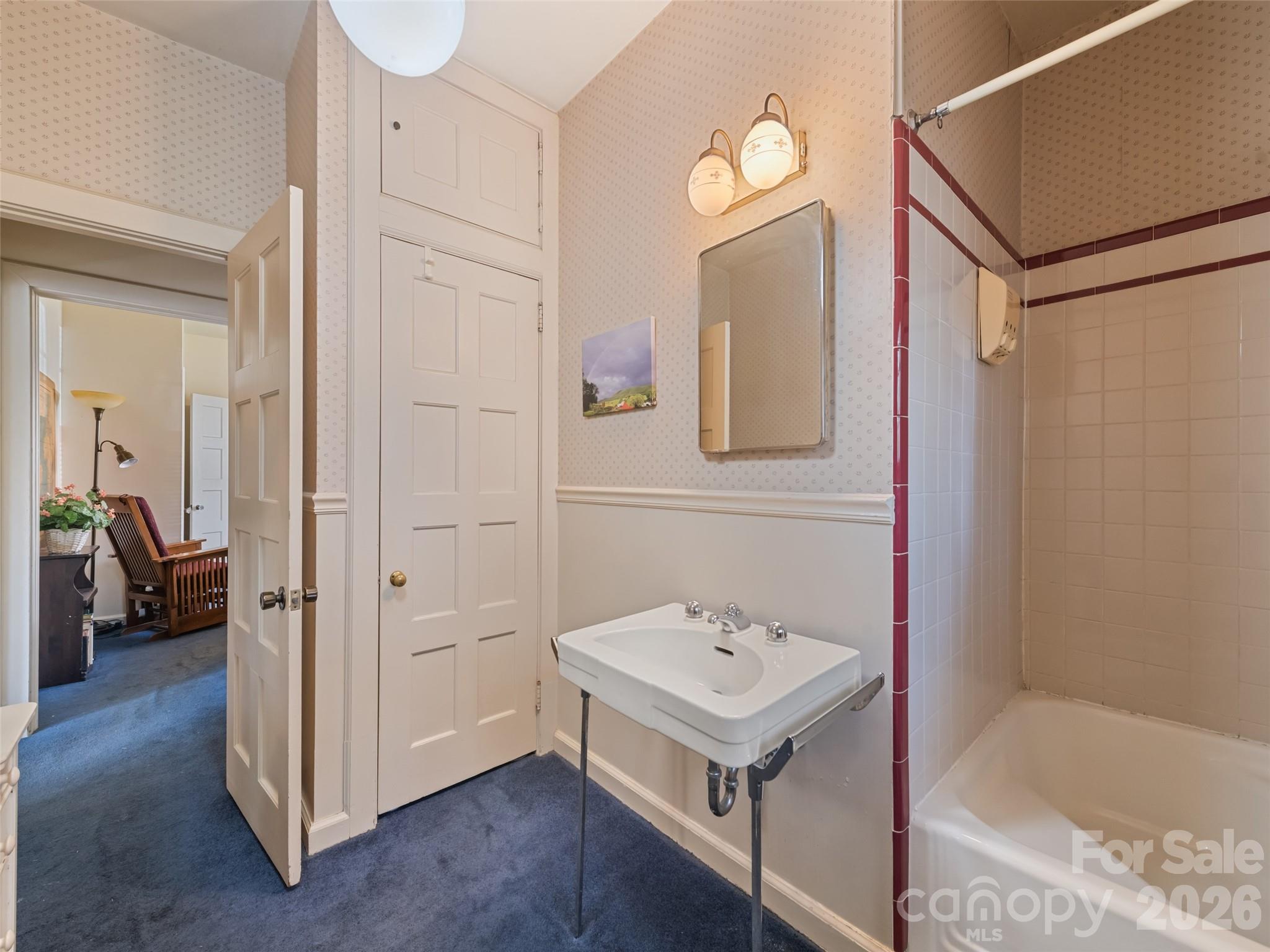 151 Hampton Heights — Canton
